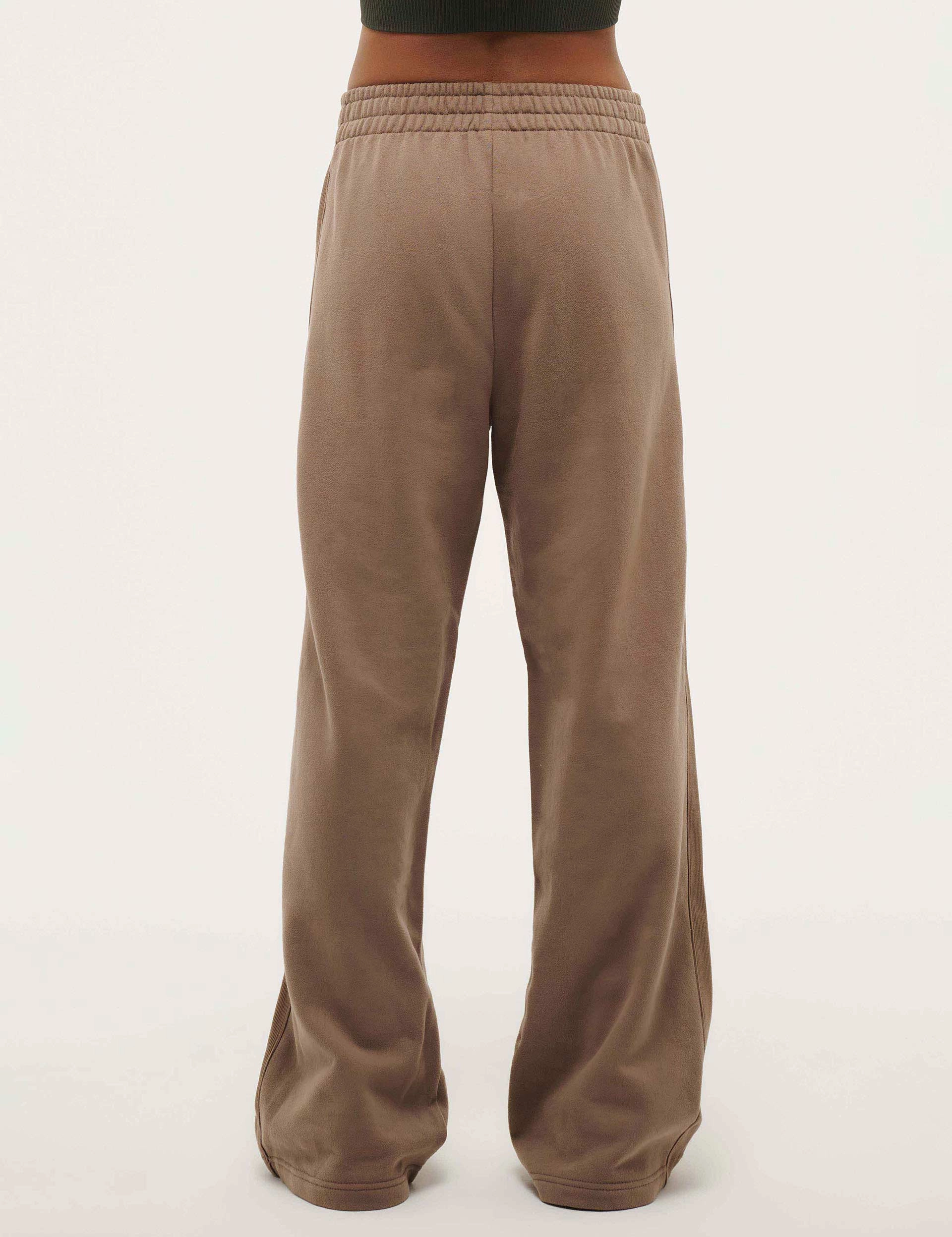 Shape Holding Adventure Trackpant - Taupe