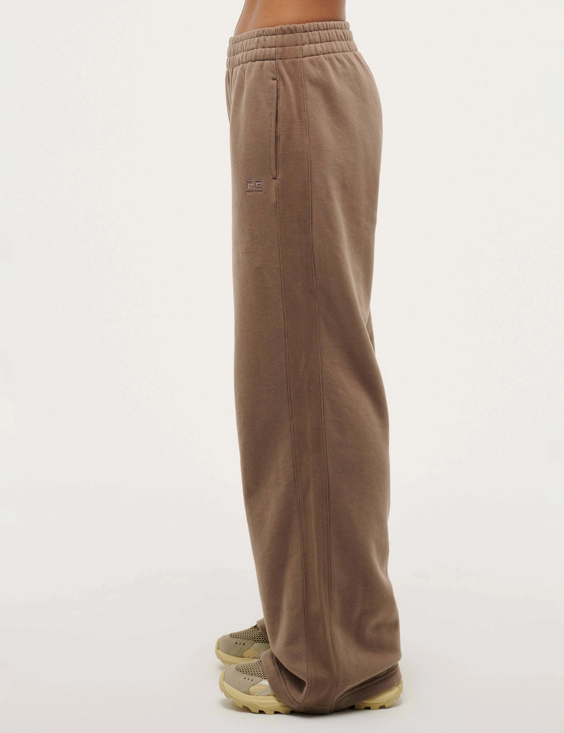 Adventure Trackpant - Taupe Light Fit