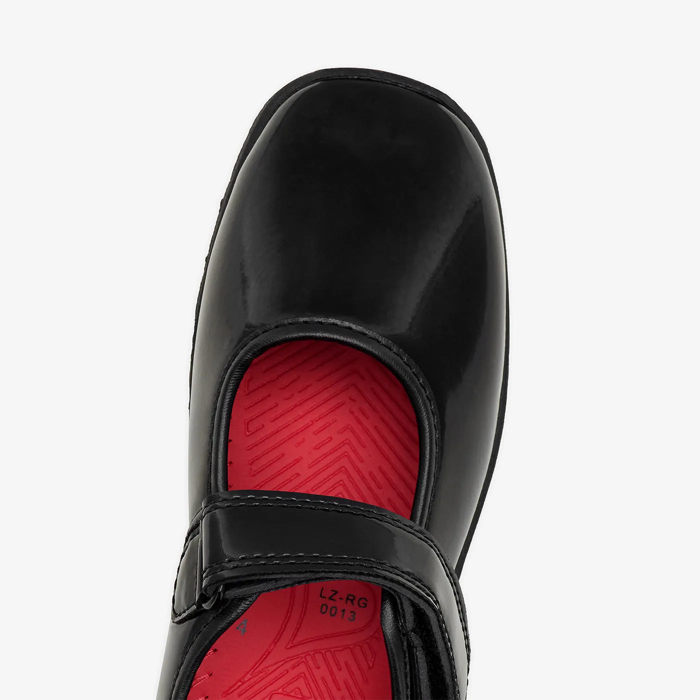 Girls?? Polished School Shoes running in different seasons