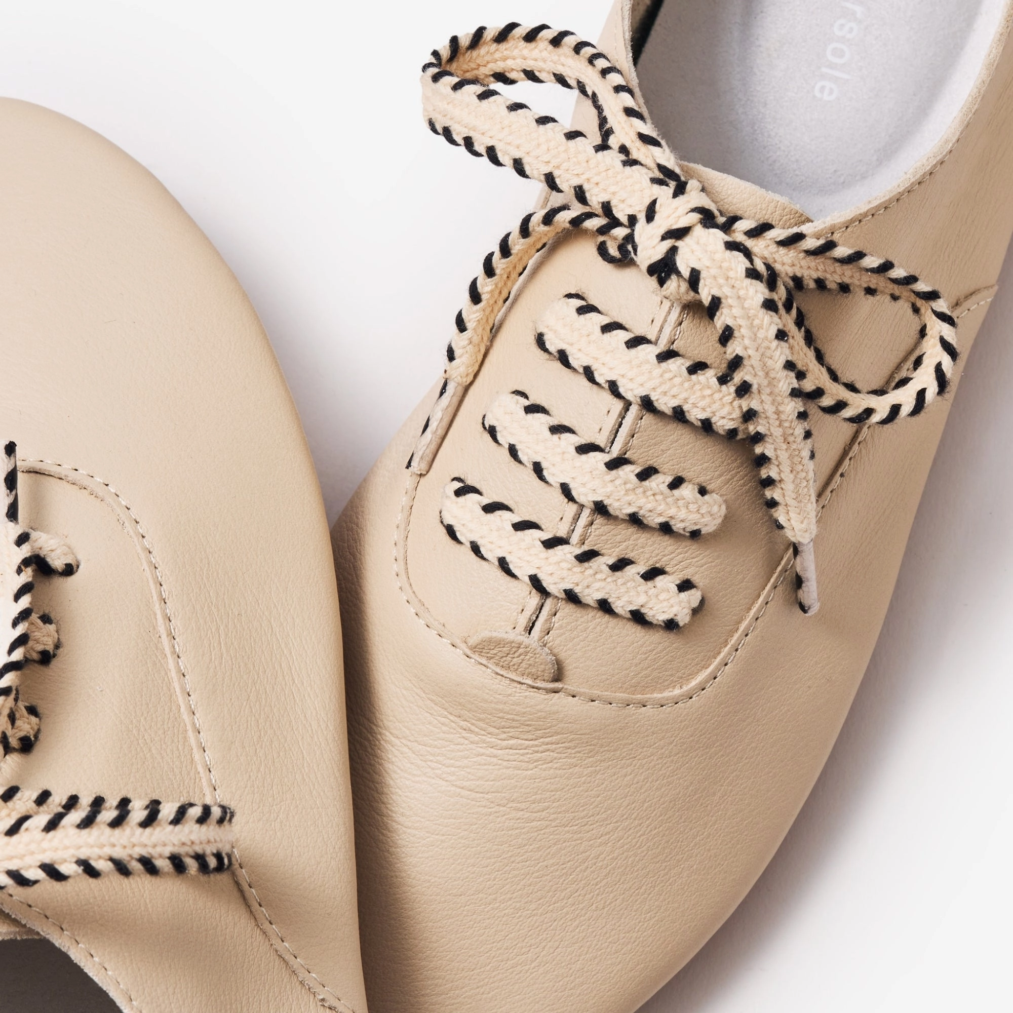 Aerobic Efficiency hidden lacing shoes Stitchie - Vanilla