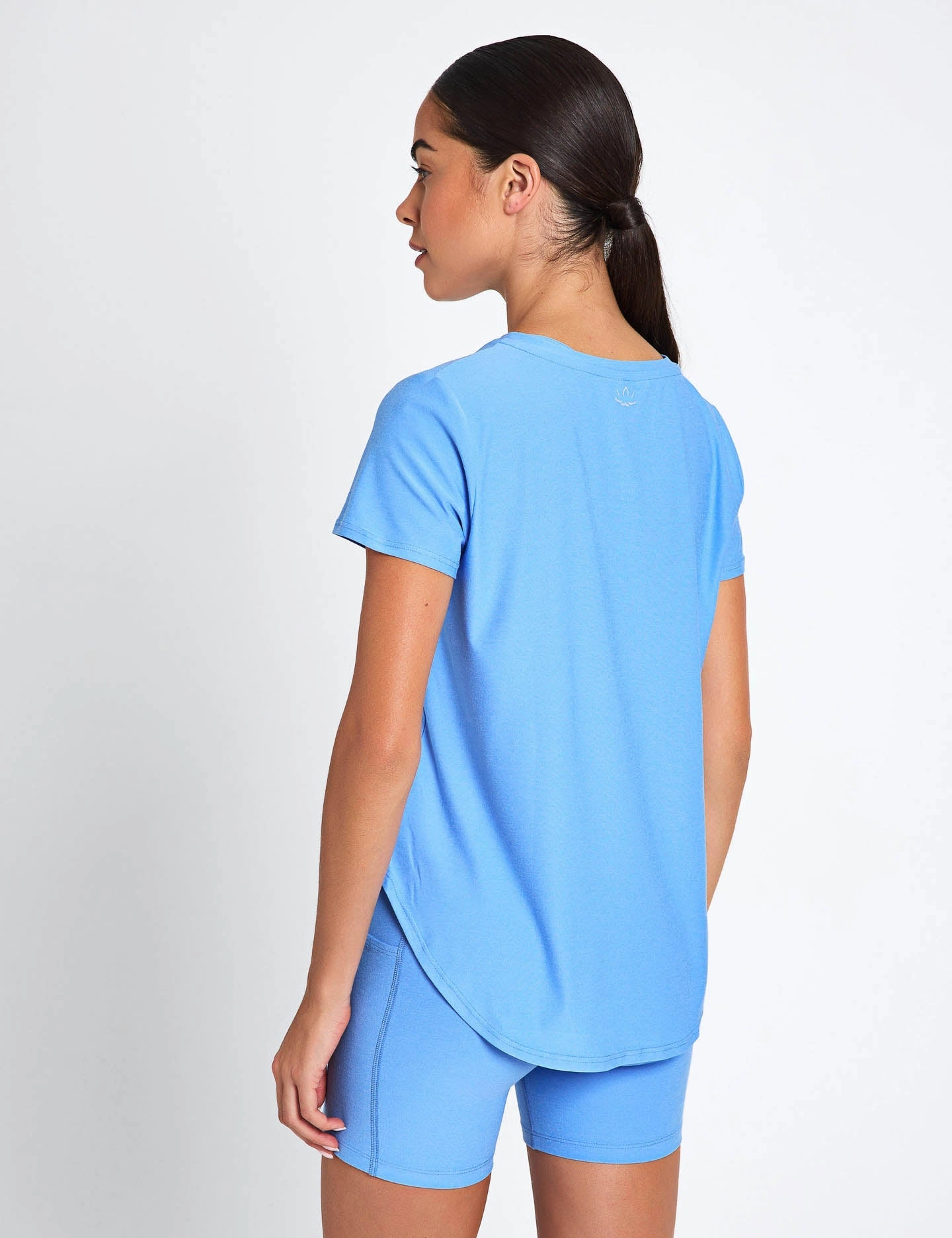 Featherweight On The Down Low Tee - Flower Blue Heather technical fabric