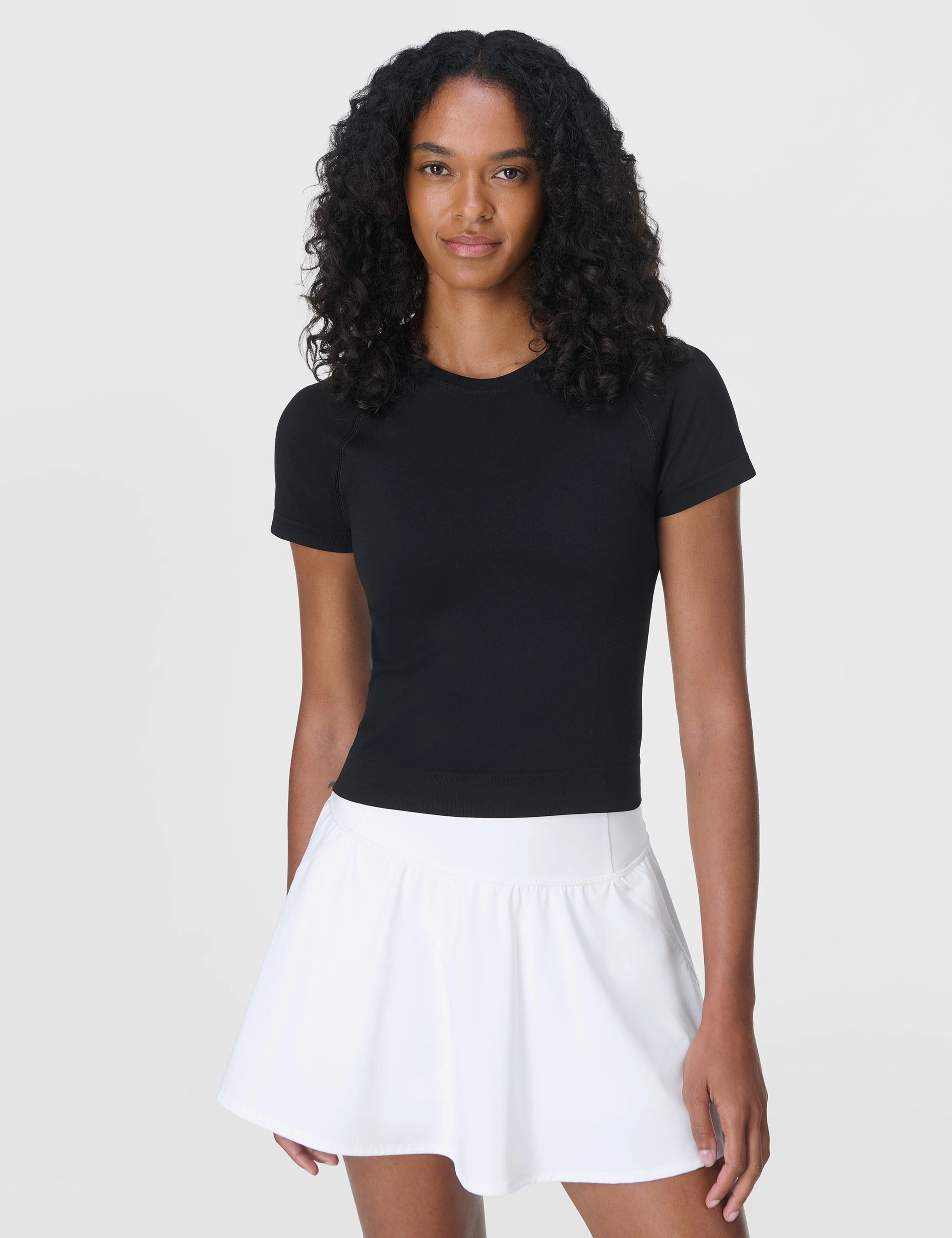 Athlete Crop Seamless Workout T-Shirt - Black Cozy Cardigan