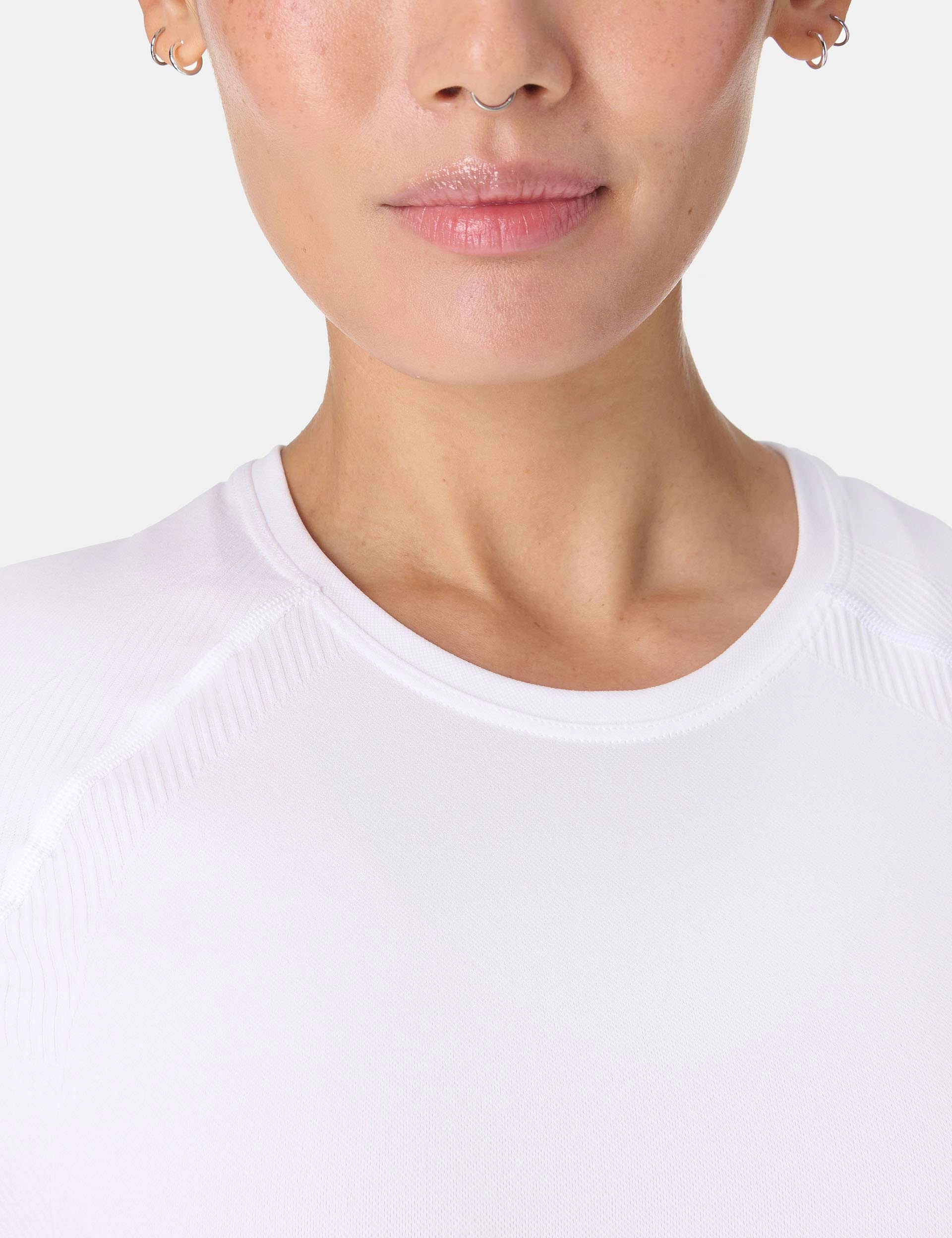 Athlete Crop Seamless Workout T-Shirt - White Basic Wardrobe