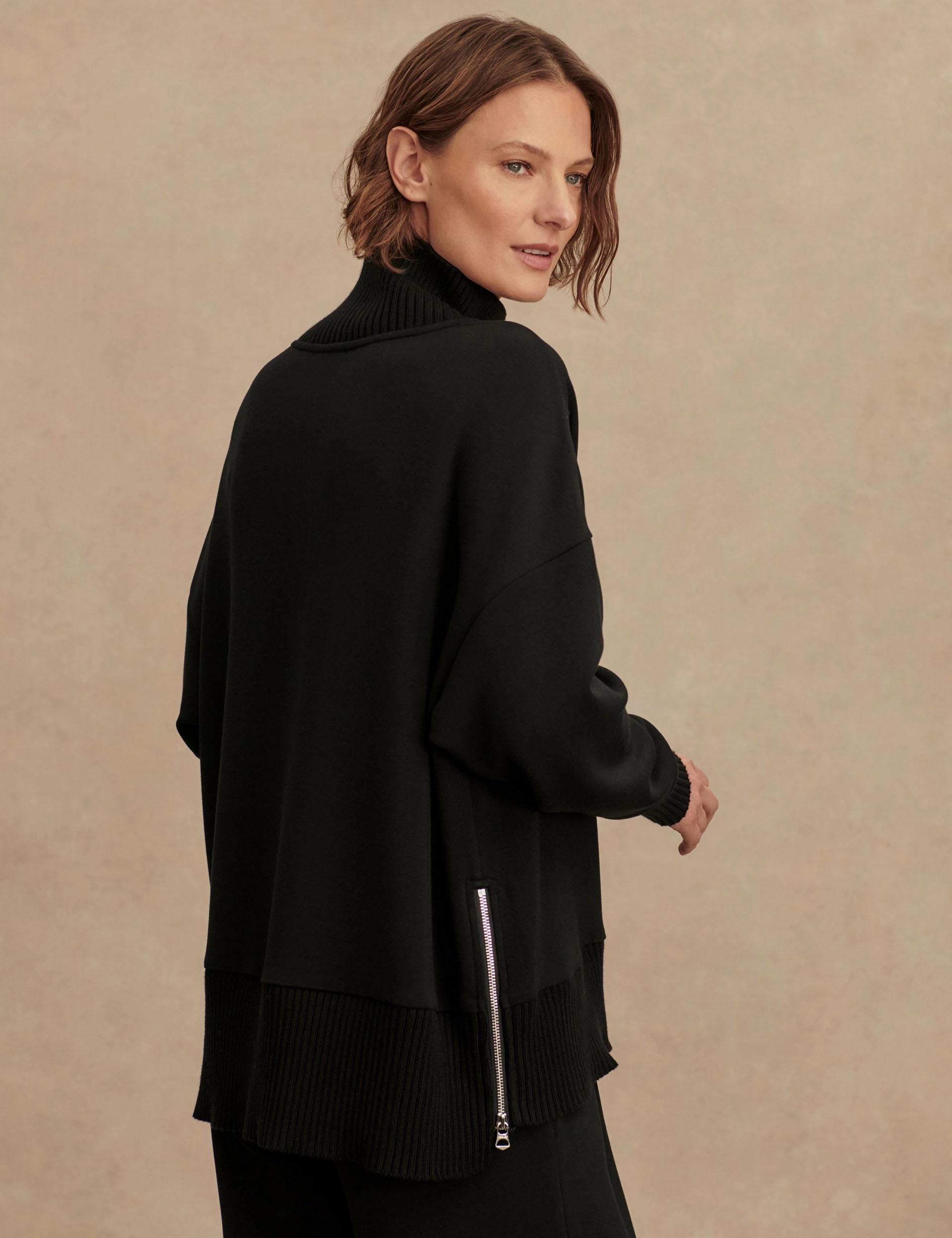 Walrus like Fit Wear Barker High-Neck Sweat - Black