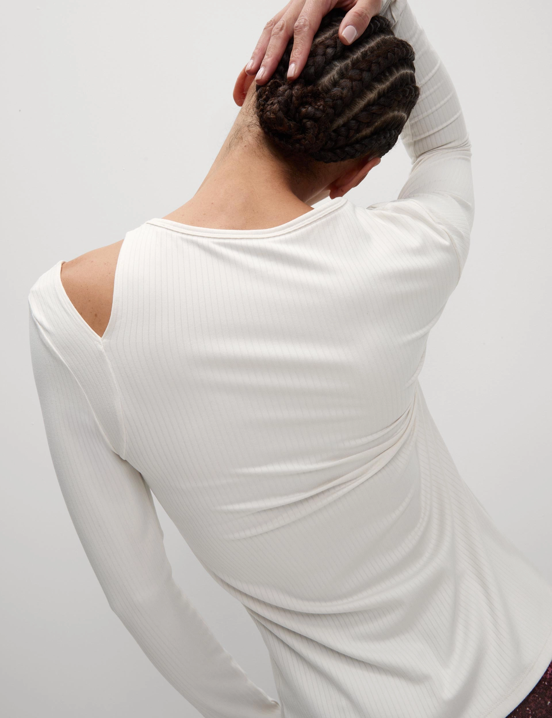 Rib Cold Shoulder Fitted Yoga Top - Ivory Anti Static Fabric Torsion Support Structure