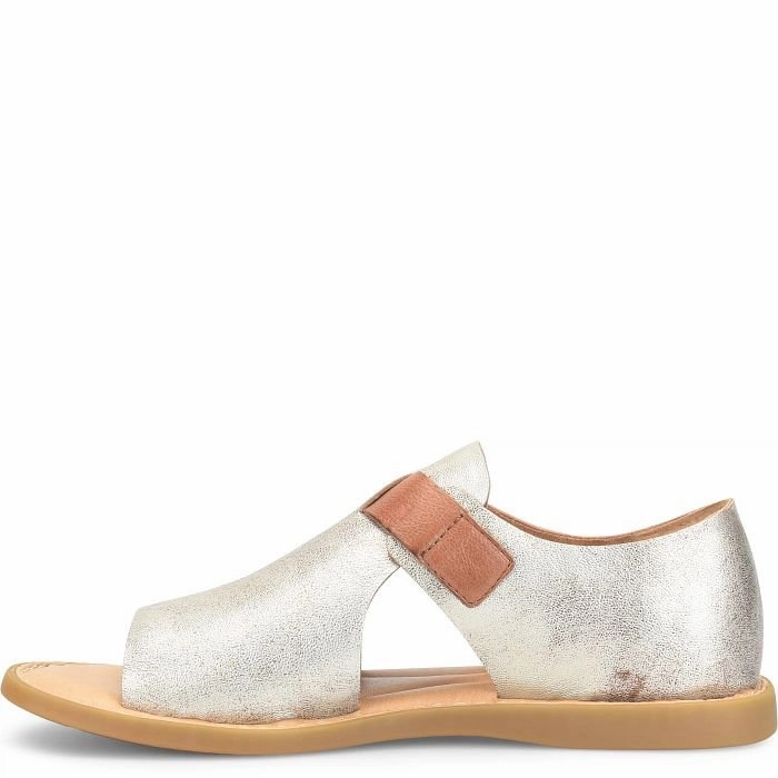 Born Women's Ivey - Light Gold Panna Cotta (Metallic) Digital Core Relaxed Wear