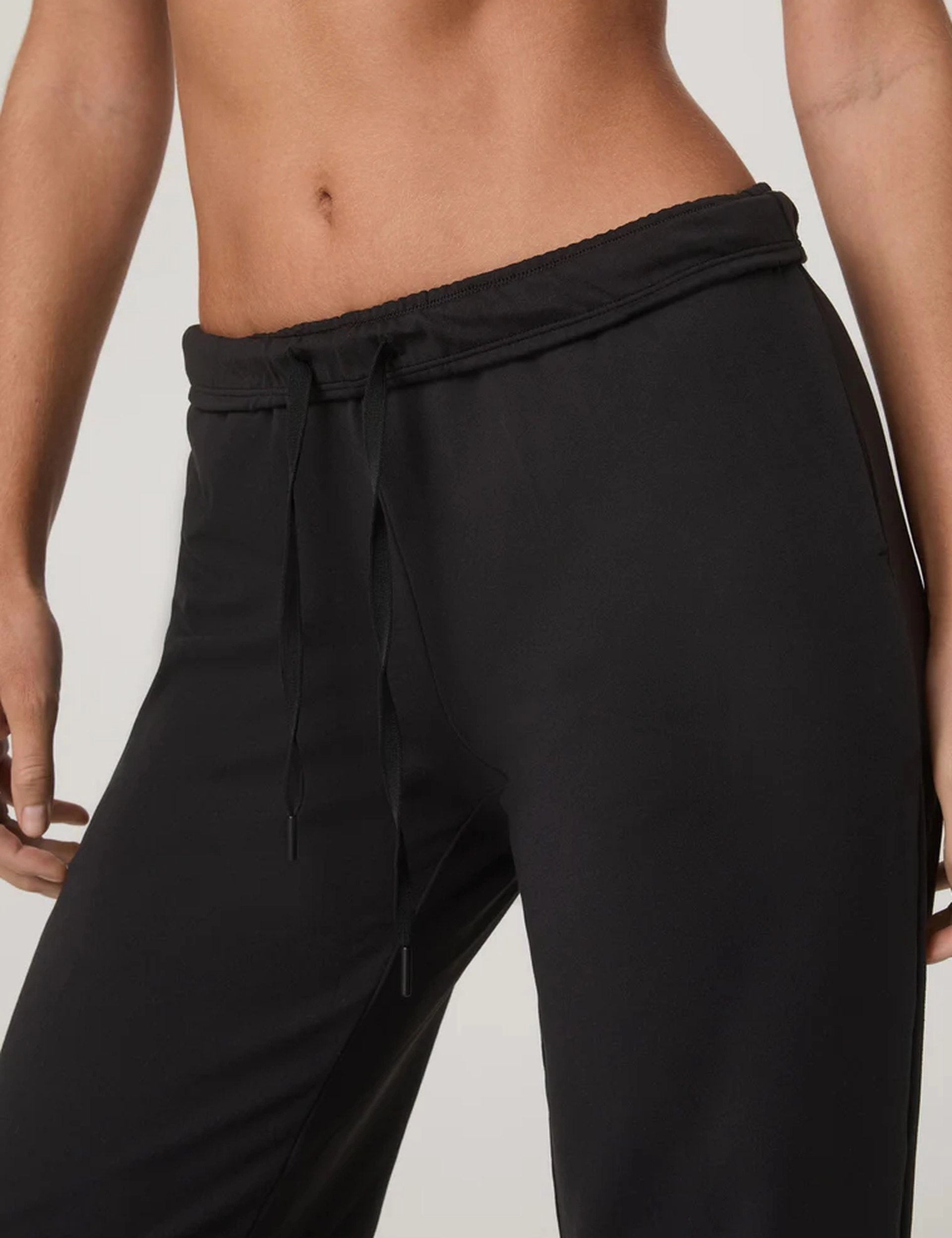 Breathable wear Halo Modern Straight Leg Pant - Solid Black