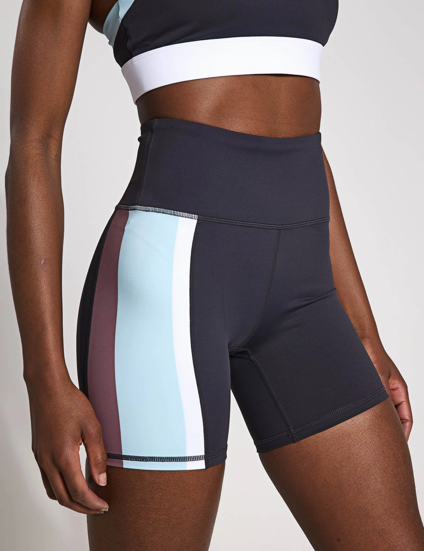 Chill Fit Design Limitless Short - Charcoal With Pale Blue