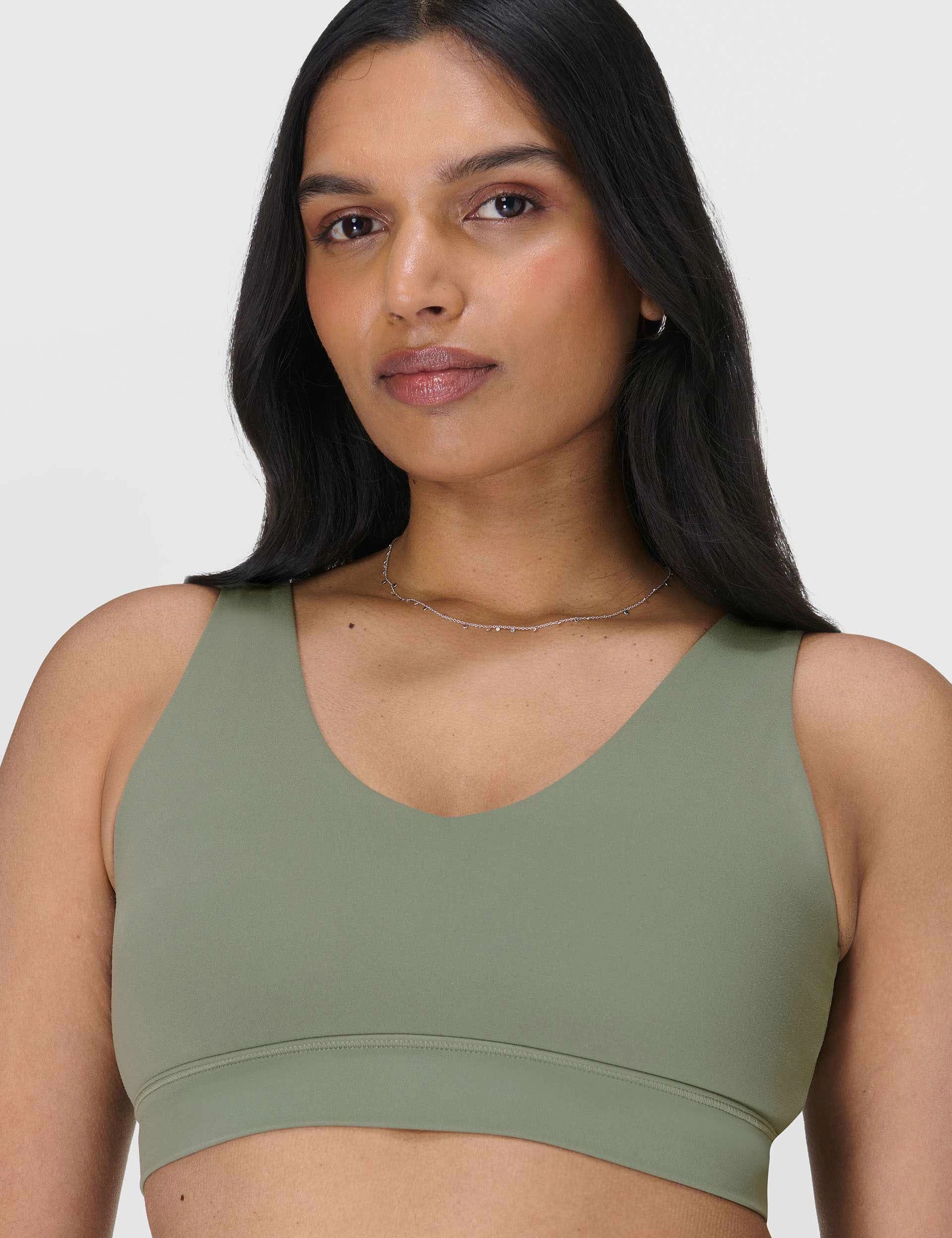 Ultimate Studio Voop Bra - Willow Green topstitching