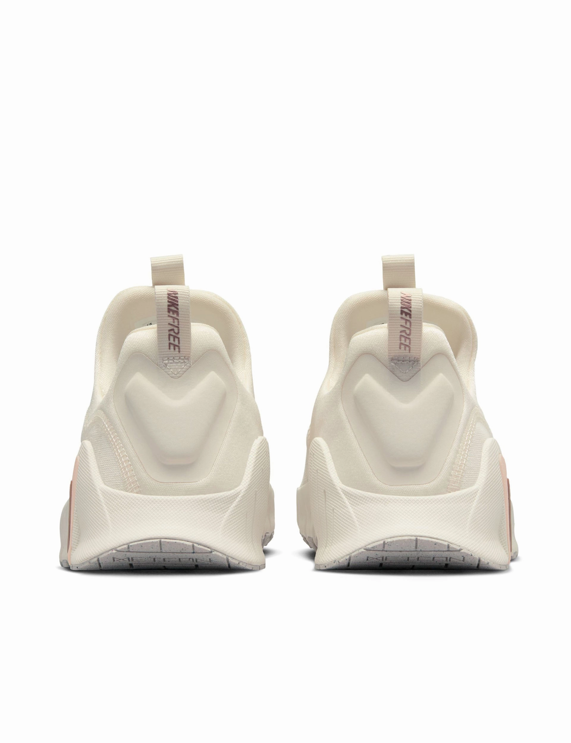 Free Metcon 6 Shoes - Pale Ivory/Guava Ice/Sail/Metallic Red Bronze canvas - upper shoes basketball - compatible shoes