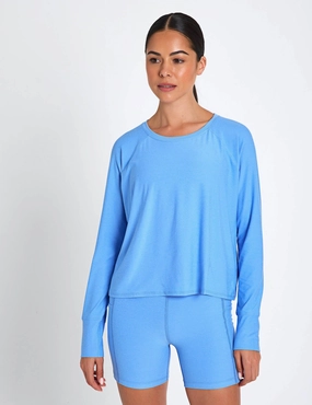 video shoot venue Featherweight Daydreamer Pullover - Flower Blue Heather