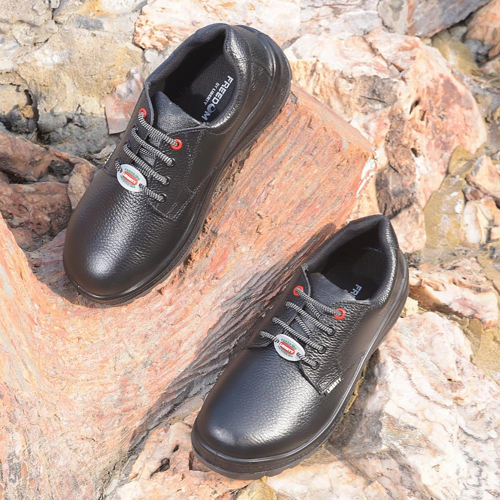 Freedom By Liberty Mens SURAKSHASR Black Safety Lacing Shoes casual runner shoes Race - worthy