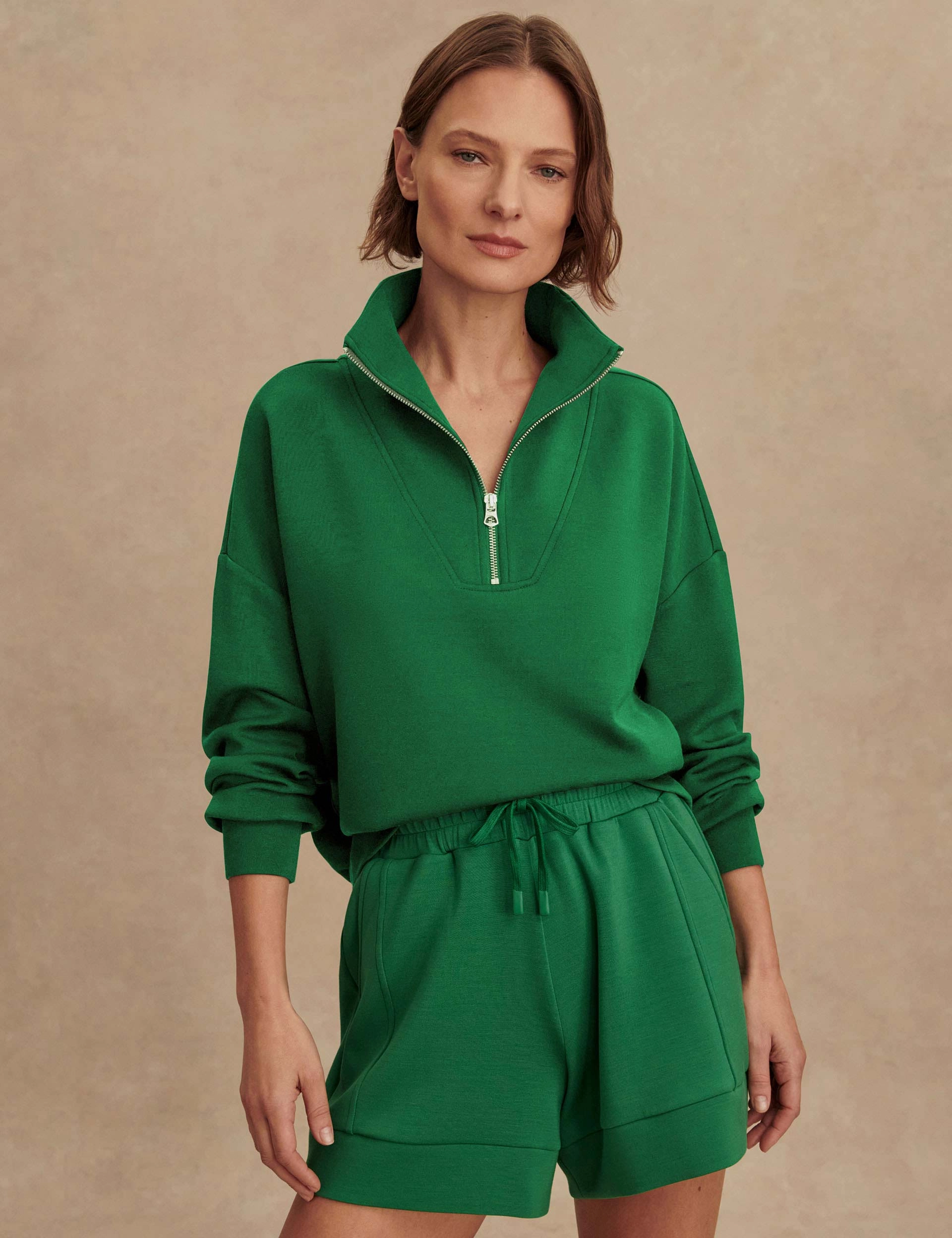 Relaxed Cut Sleek Performance Hawley Half Zip Sweat - Verdant Green