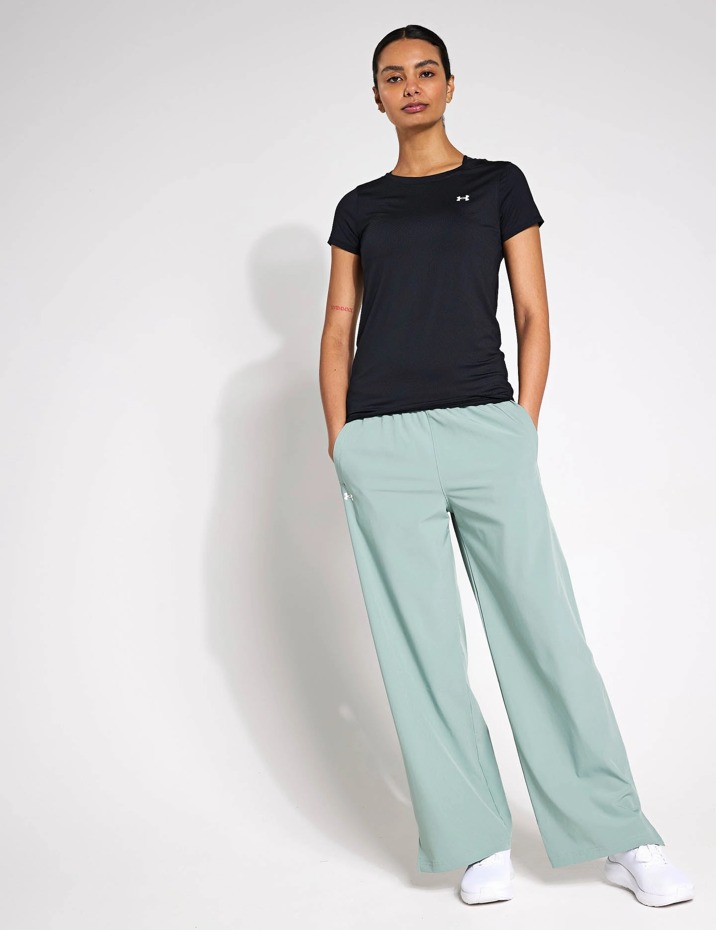 UV Protective Layer SnagResistant HeatGear Armour Short Sleeve - Black/White