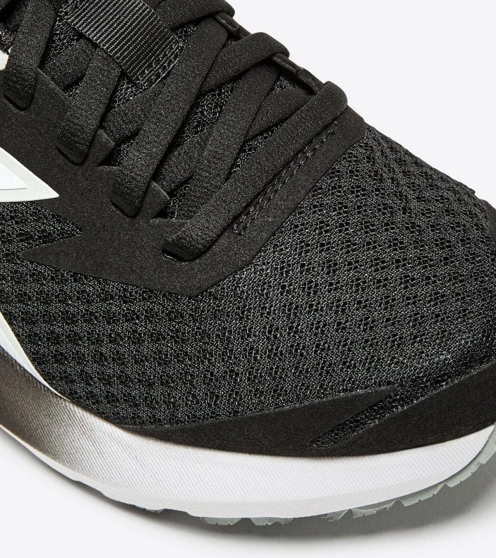 teenagers' trends Multi-Purpose Diadora Women's Mythos Blueshield Vigore 3 - Black/White