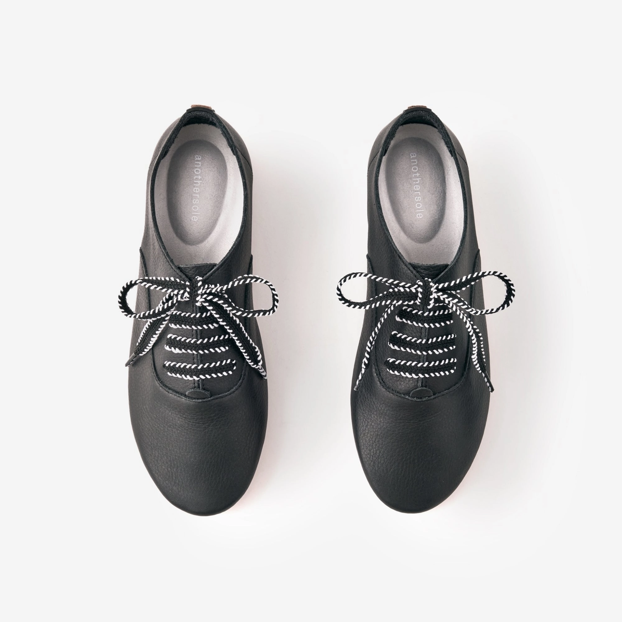 Stitchie - Black Ultra Responsive Midsole