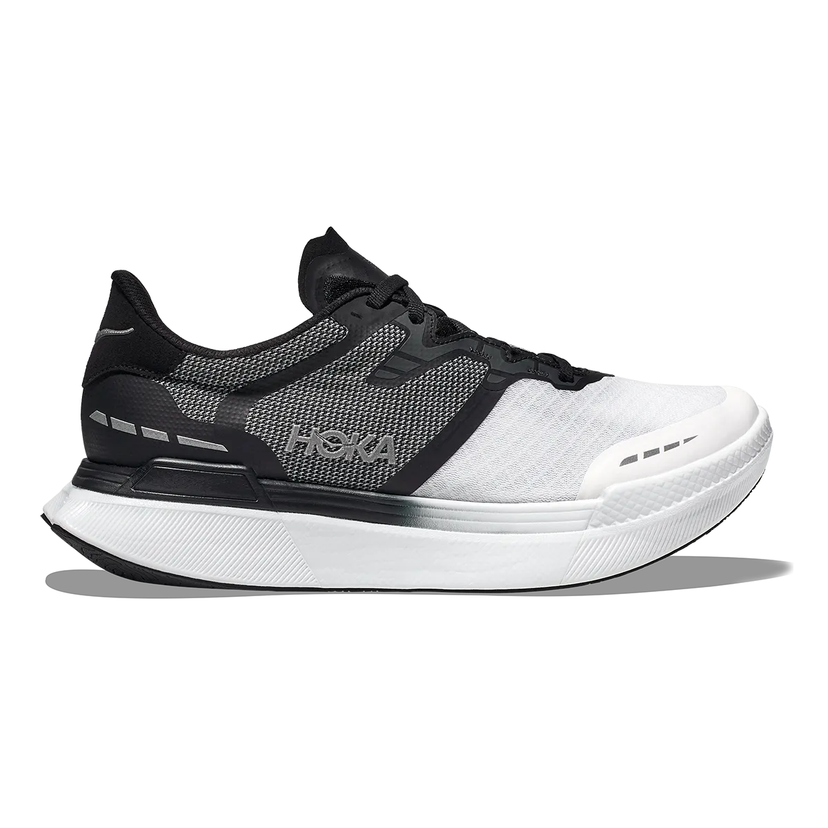 running on uneven ground design - innovation Hoka Transport X