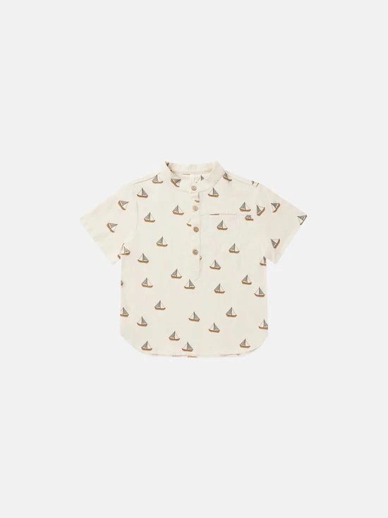 Easy care kids' outfits Formal kids' wear Rylee & Cru Short Sleeve Mason Shirt - Sailboats