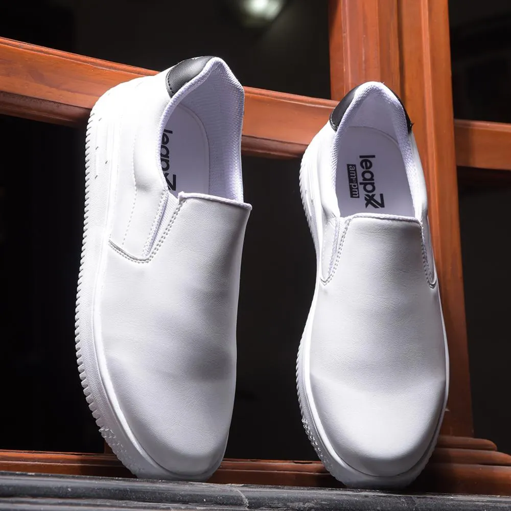 Activity - tracker - enabled Leap7x Casual White Non-Lacing Sneakers For Men DUGLAS-2E By Liberty