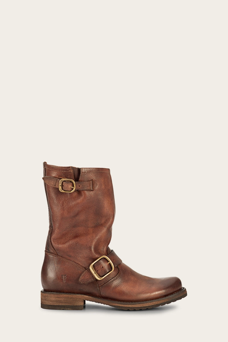 Vans UltraCush wide - width shoe option Veronica Short - Pre-Loved