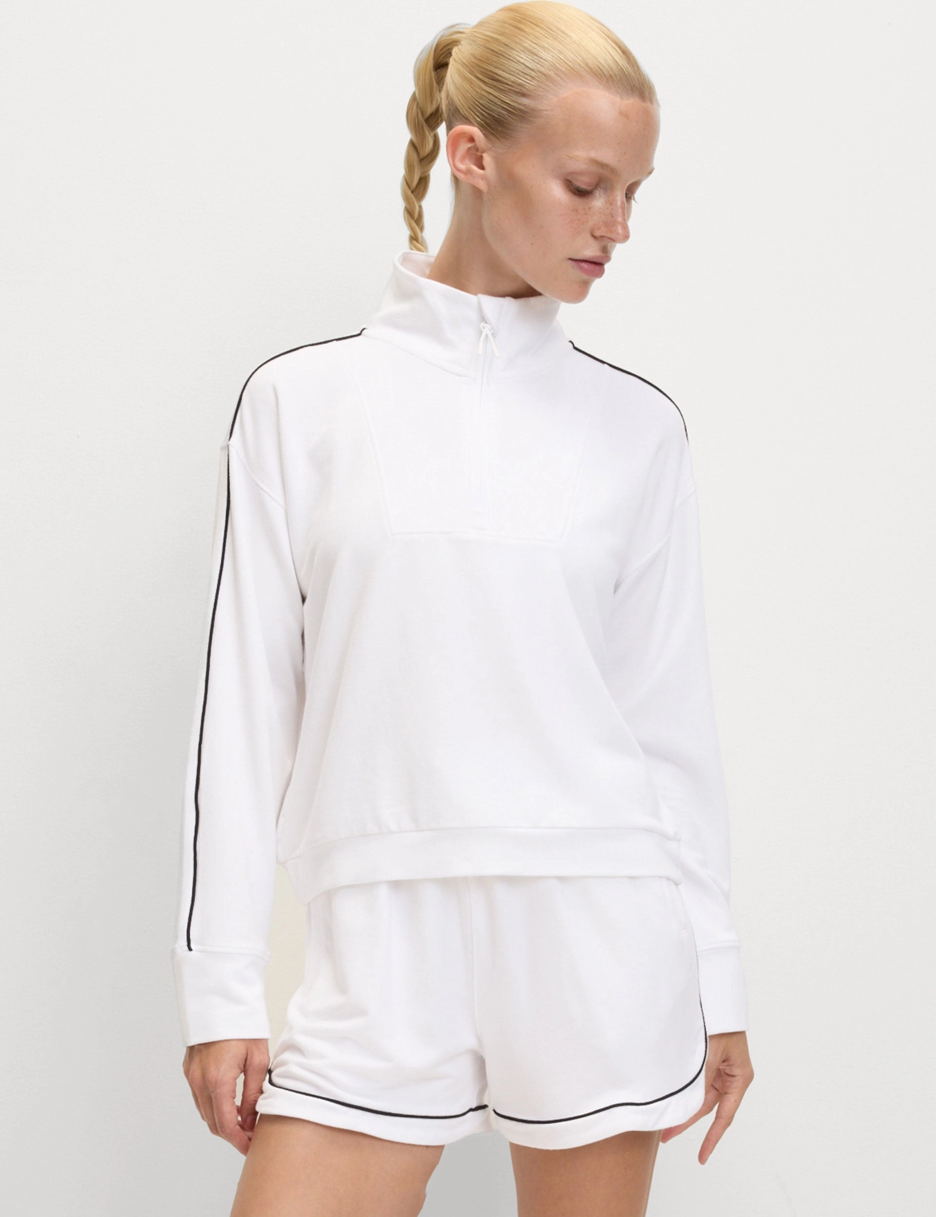 ThermalRegulation Modal Rich Funnel Neck Half Zip Top - White