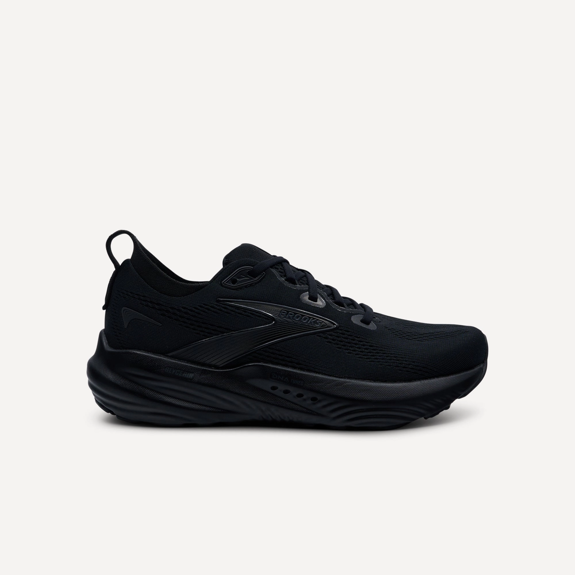 Brooks Glycerin 22 Black / Black / Black Womens Cross country running running in a golf course area shoes