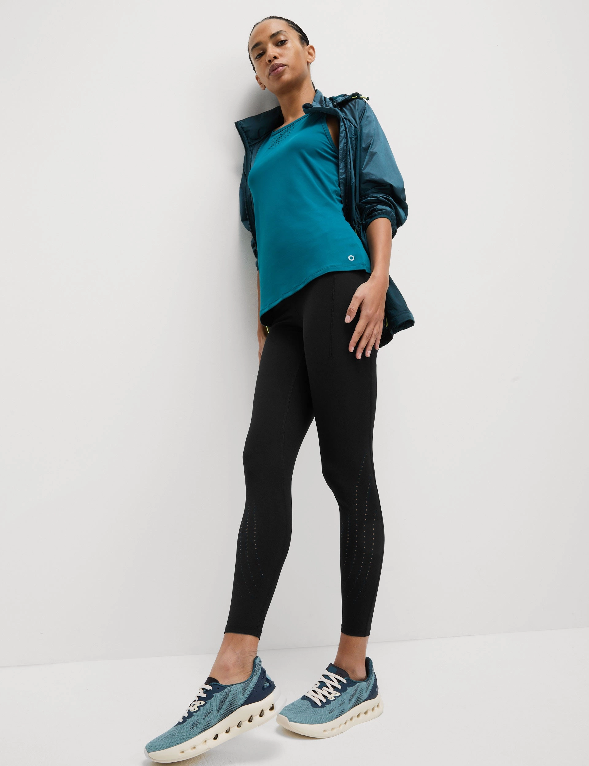 No Shrink Material Go Train Laser Cut Gym Leggings - Black