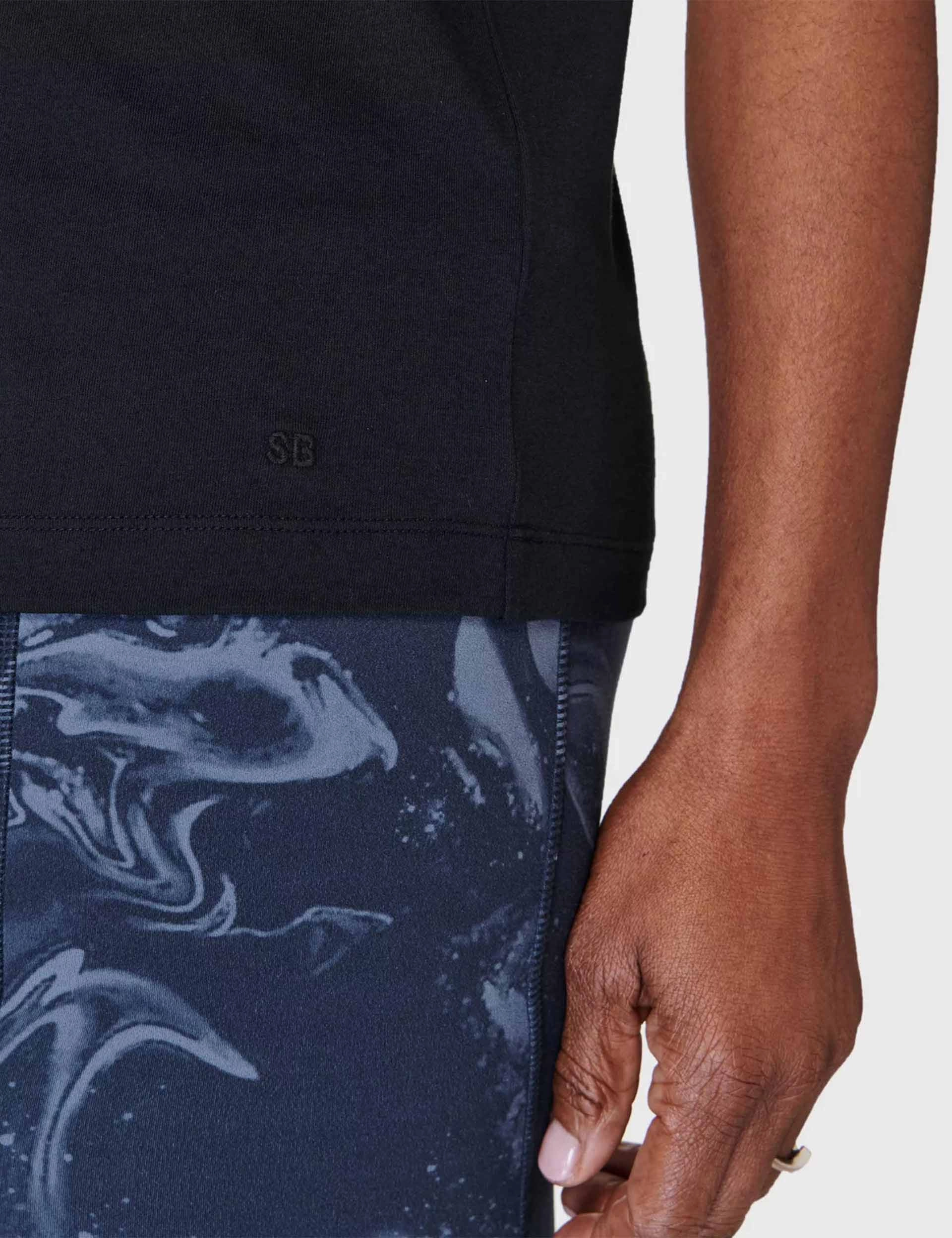 Cost - savings - achieved Layer Ready Essential Sleeveless Vest - Black