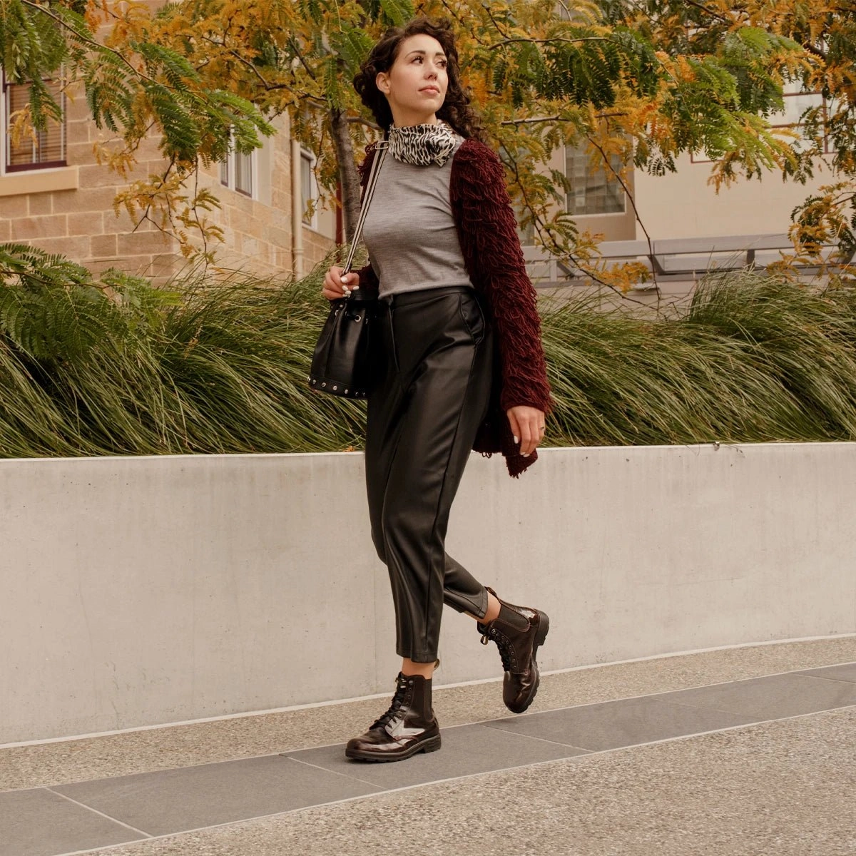 clean design Blundstone Women's 2220 Originals - Bordeaux Brush