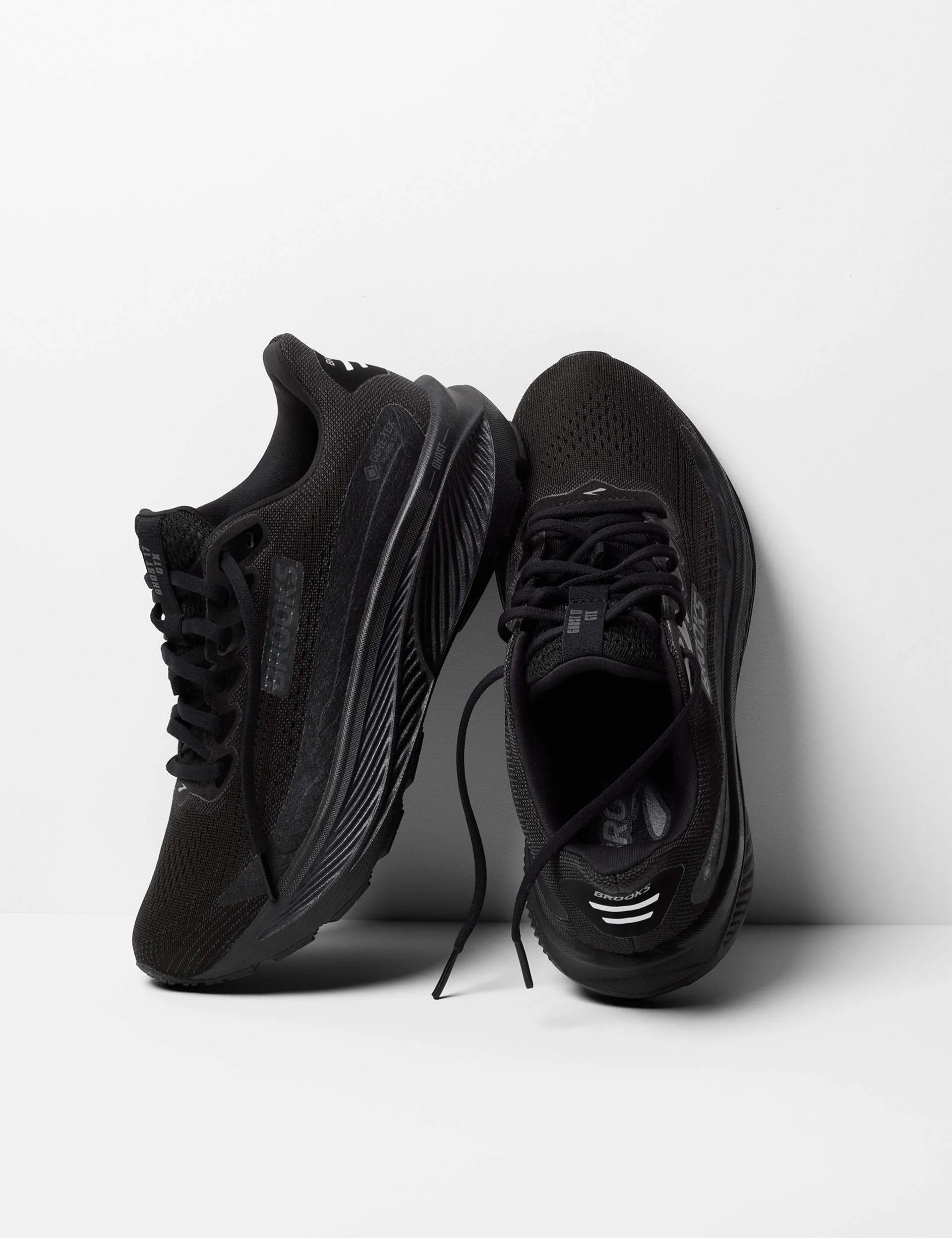 cushioned midsole running shoes Ghost 17 GTX - Black