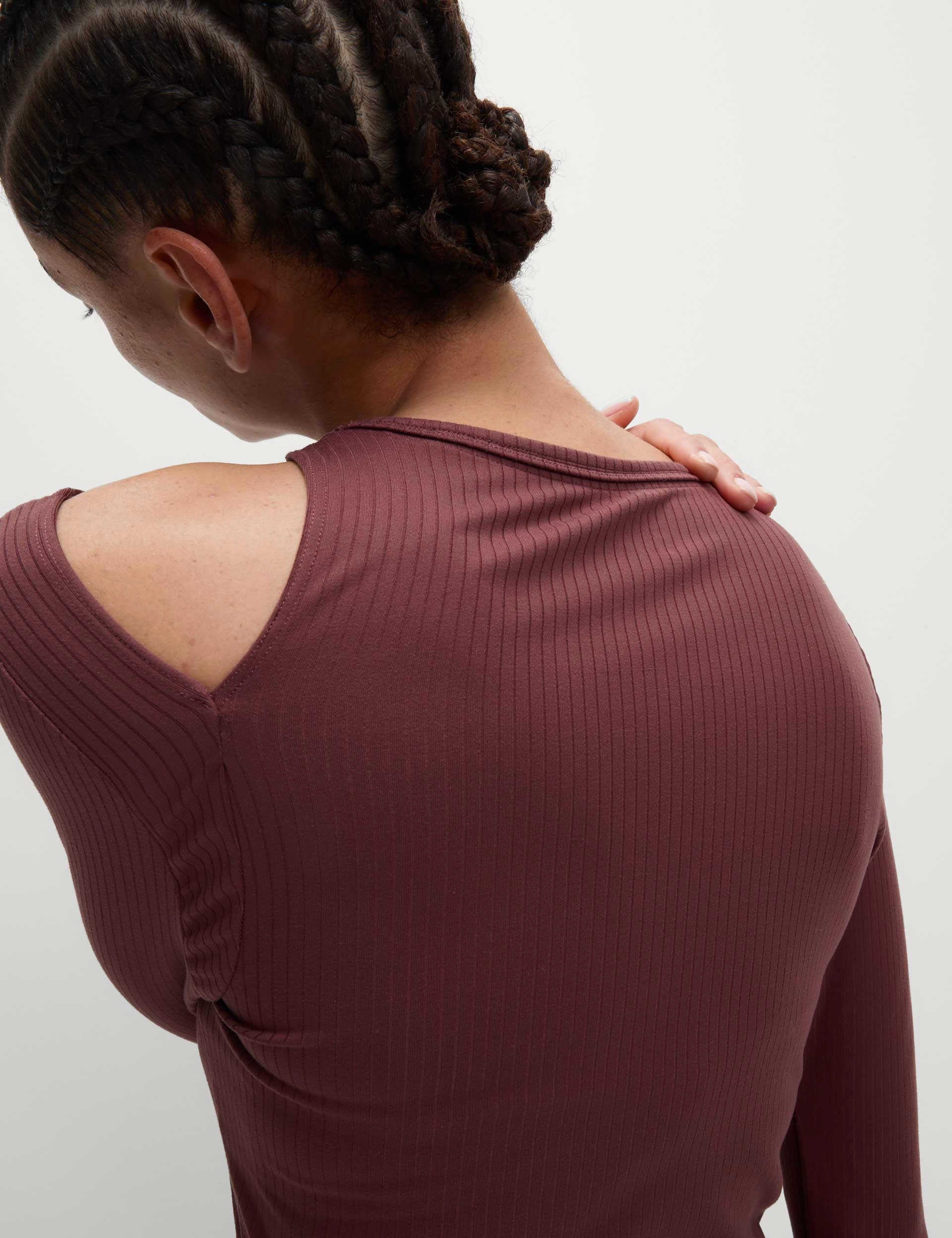 Rib Cold Shoulder Fitted Yoga Top - Dark Taupe geometric Fleece