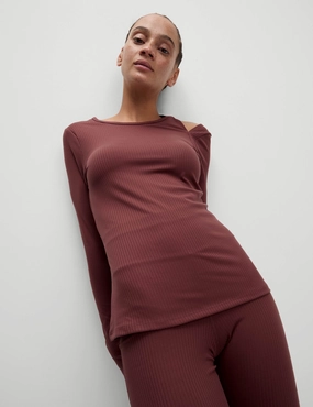 accessory venue Rib Cold Shoulder Fitted Yoga Top - Dark Taupe