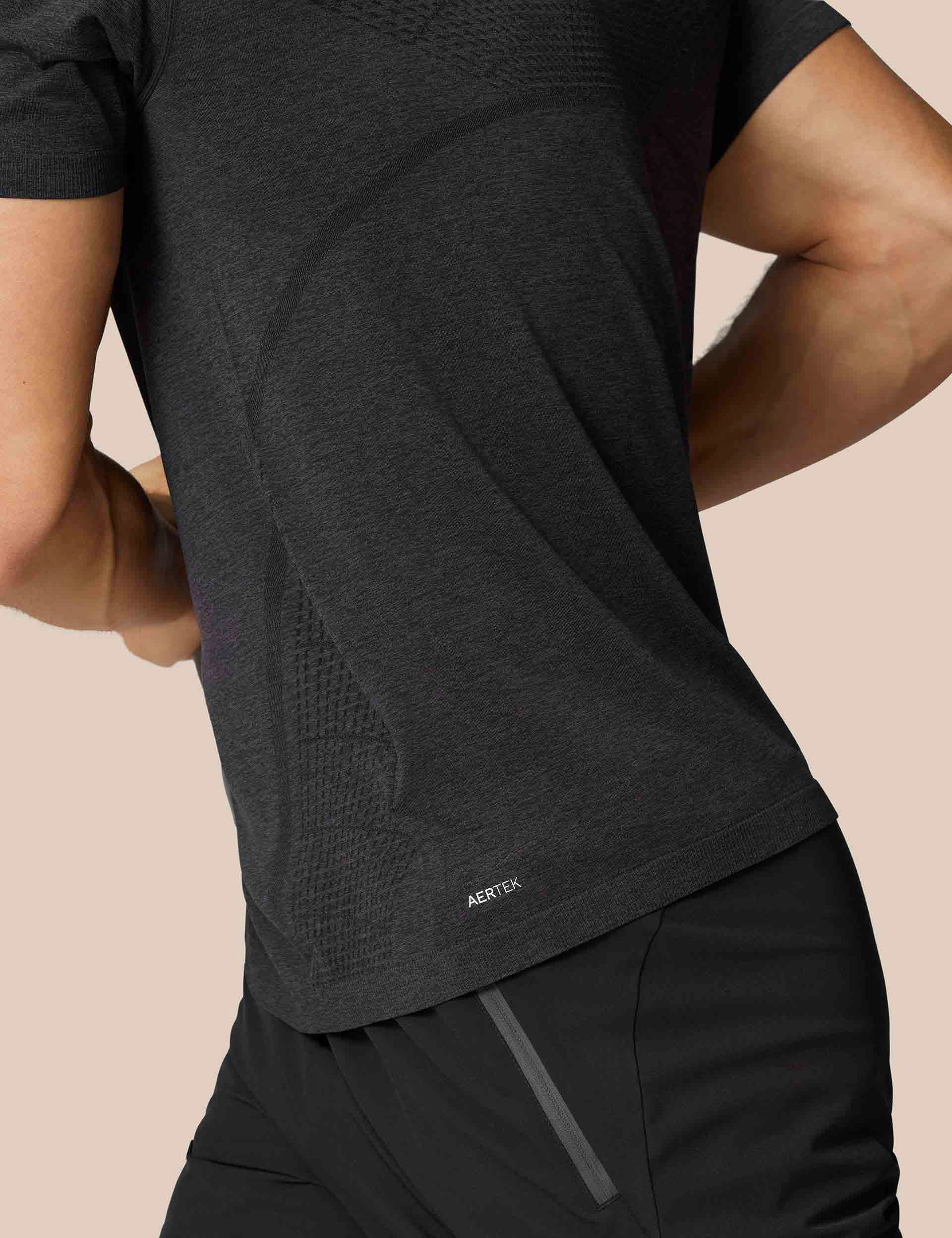 Summer Glow Charm Core Seamless Short Sleeve T-Shirt - Black/White