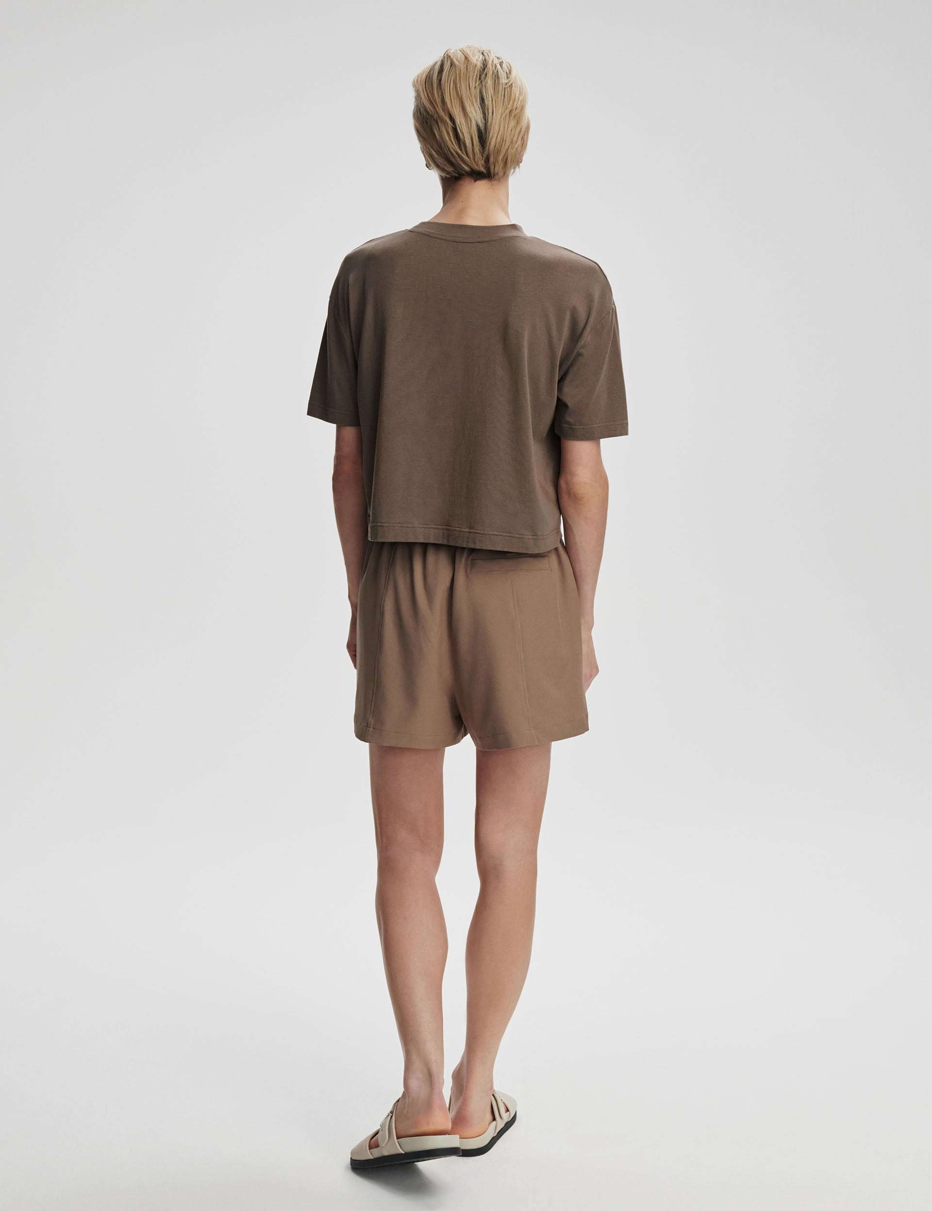 Stretchable Neckline DoubleStitched Hemming Venice Easy Tee - Chocolate Chip