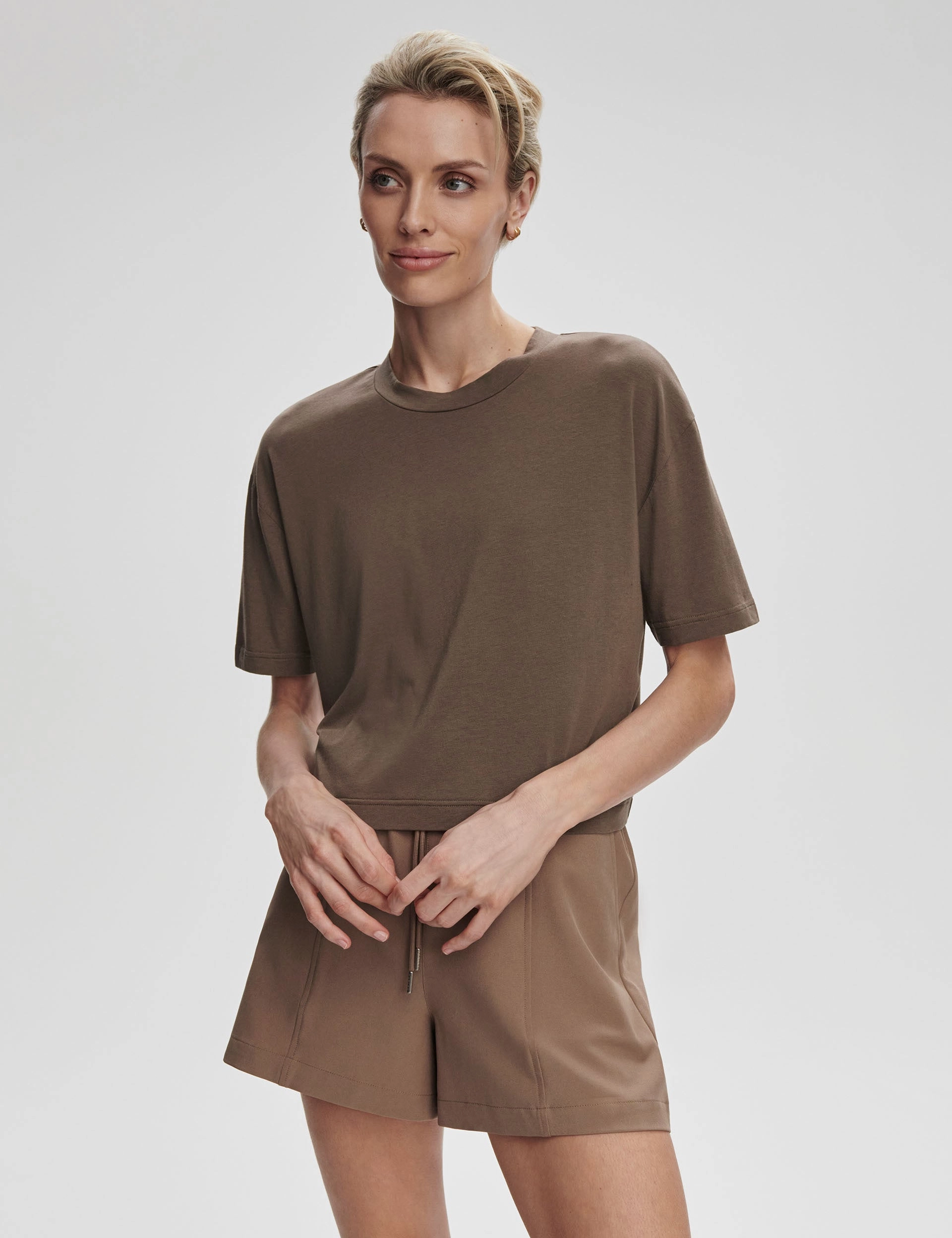 Venice Easy Tee - Chocolate Chip MinimalistAesthetic ReflectiveDetails