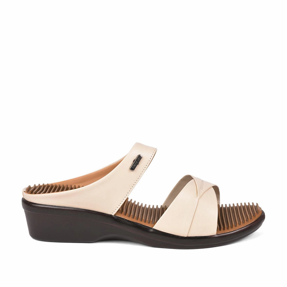 wet - weather night run running option Senorita Casual (Cream) Slippers For Women LAF-1025 By Liberty