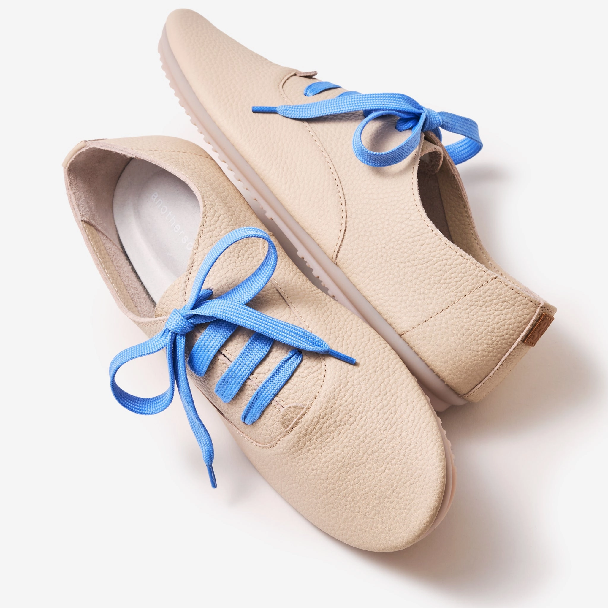 Sierra - Powder Slippery Surface Running