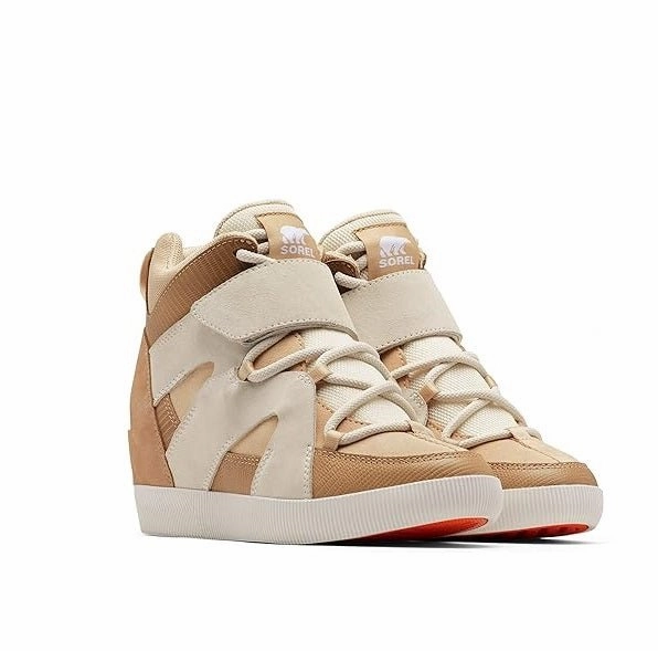 Sorel Women's Out N About Sport Wedge - Nova Sand/Canoe Ski Core FormFitting Cut