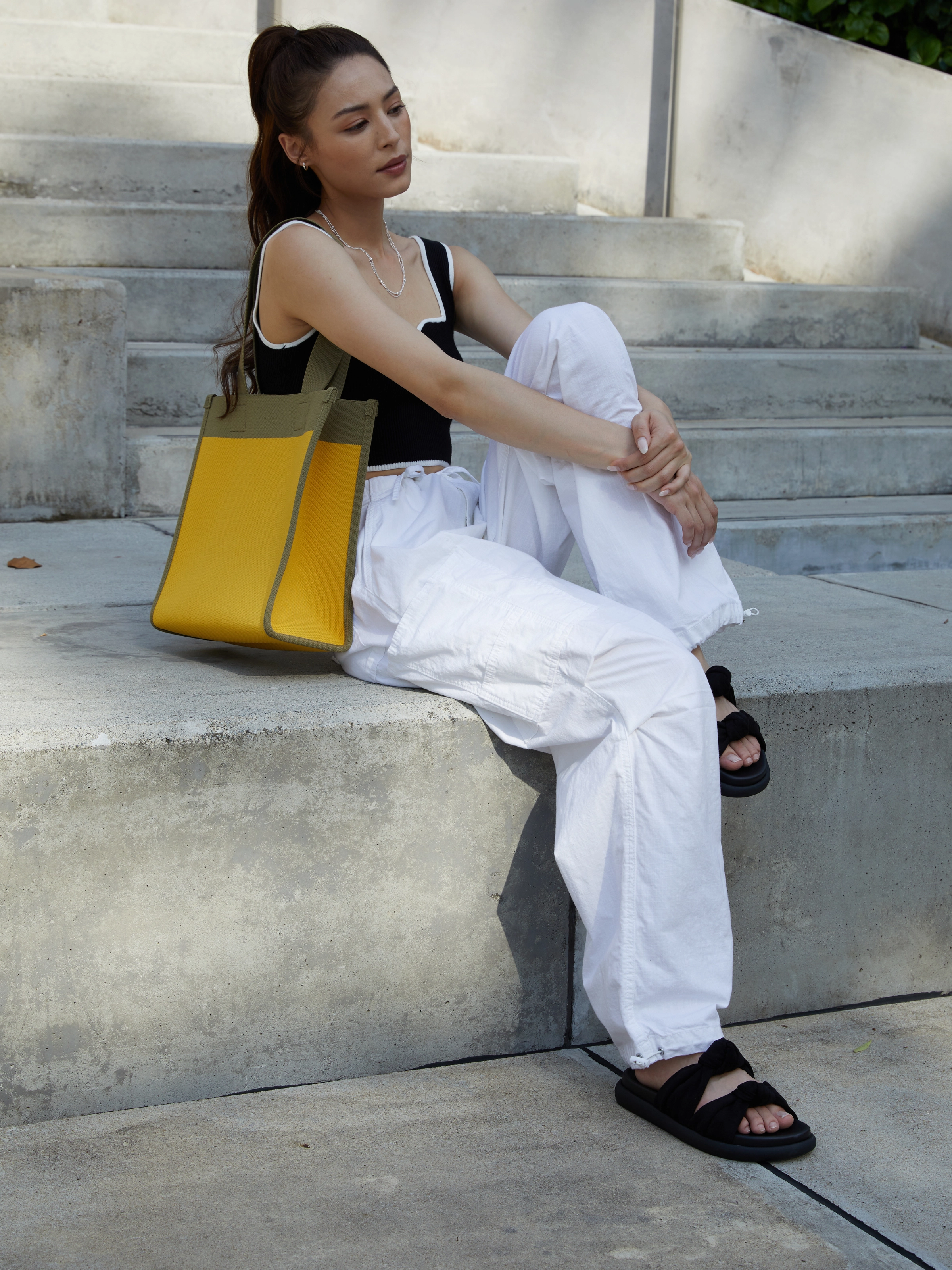 Knotty Marshmallow - Black challenge casual wearers