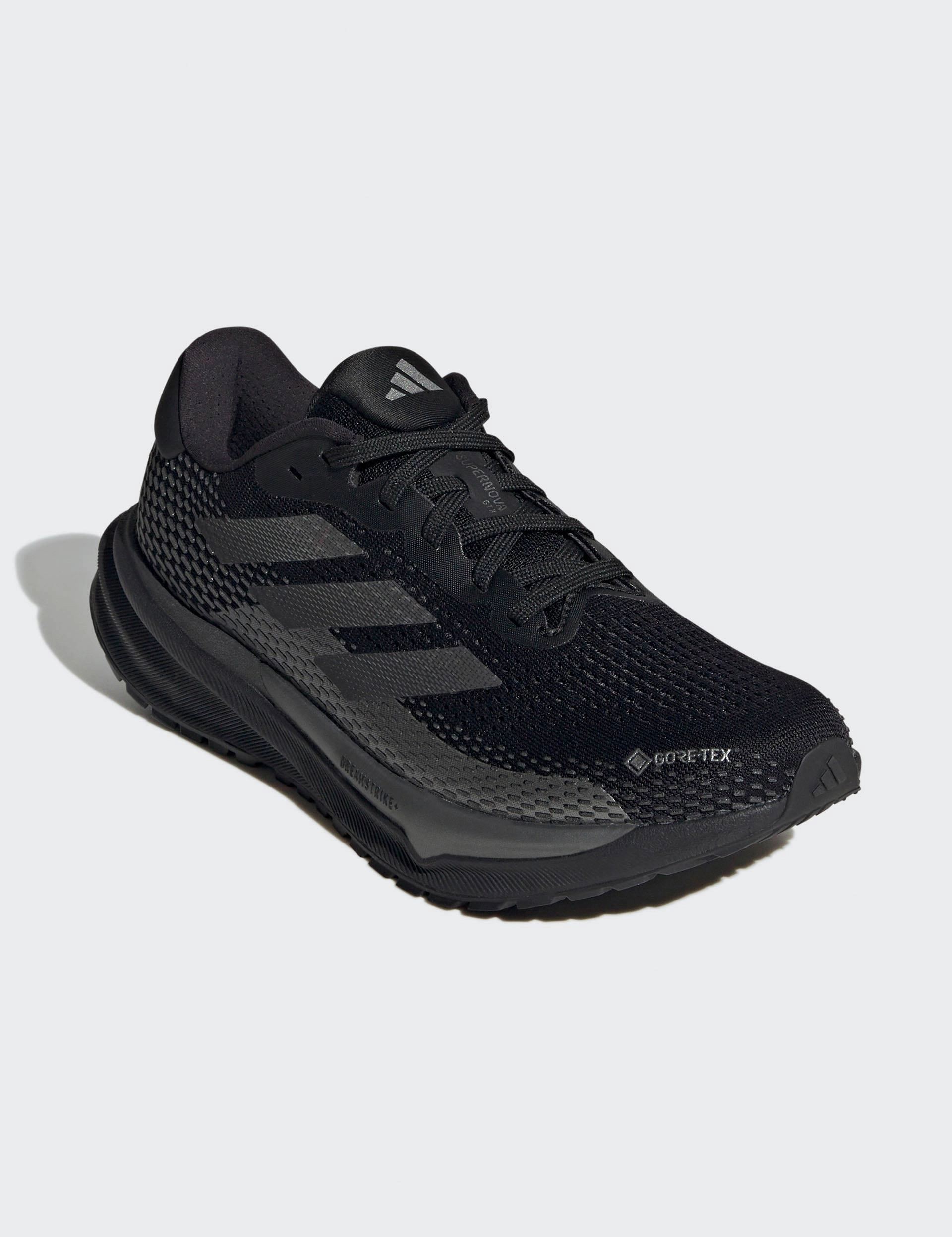 Supernova GORE-TEX Shoes - Core Black/Iron Metallic Neutral design