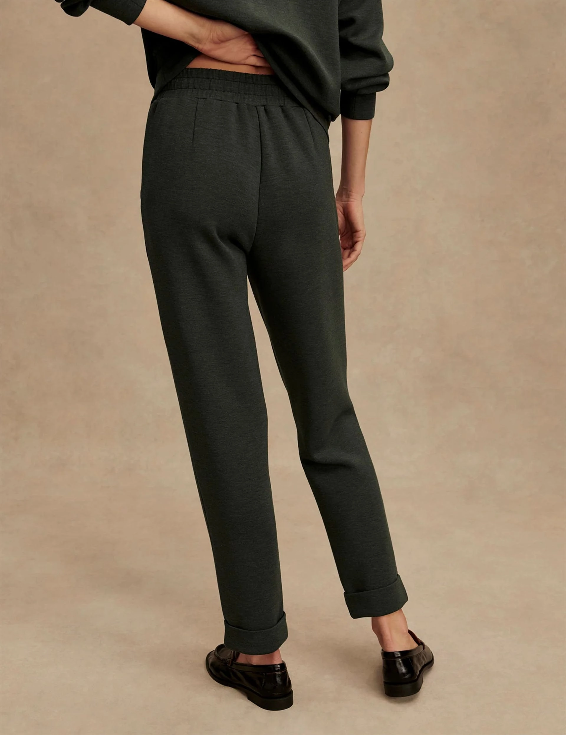 Running Shorts The Rolled Cuff Pant 25" - Olive Marl