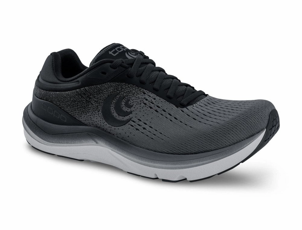 Effortless Style Temperature Regulating Interior Topo Athletic Men's Magnifly 5 - Charcoal/Black