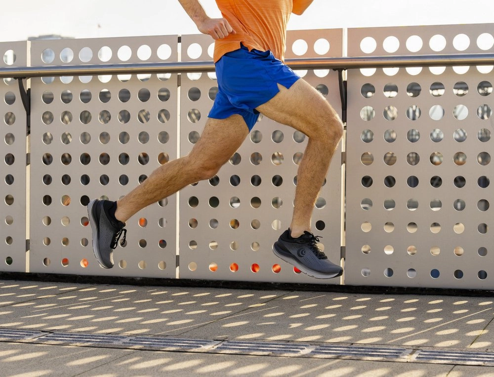 Hyper Elastic Polymer Insert Topo Athletic Men's Magnifly 5 - Charcoal/Black