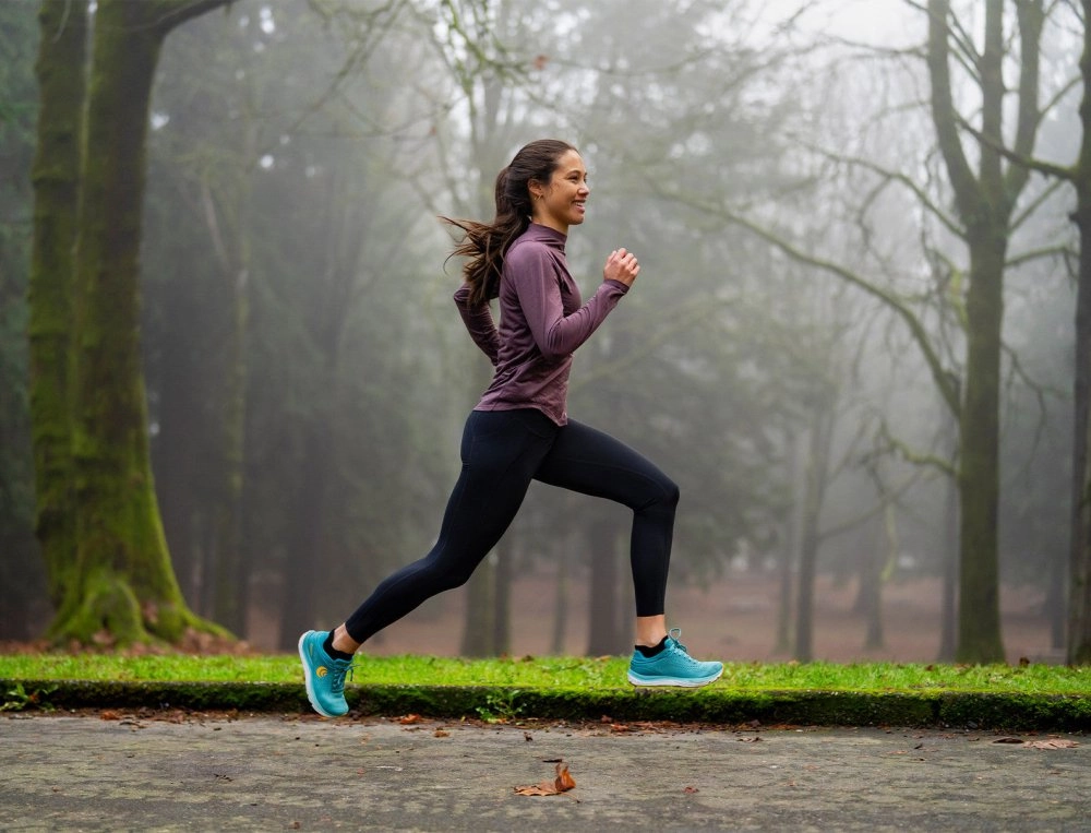 Impact Resistant Cushion Topo Athletic Women's Magnifly 5 - Teal/Gold