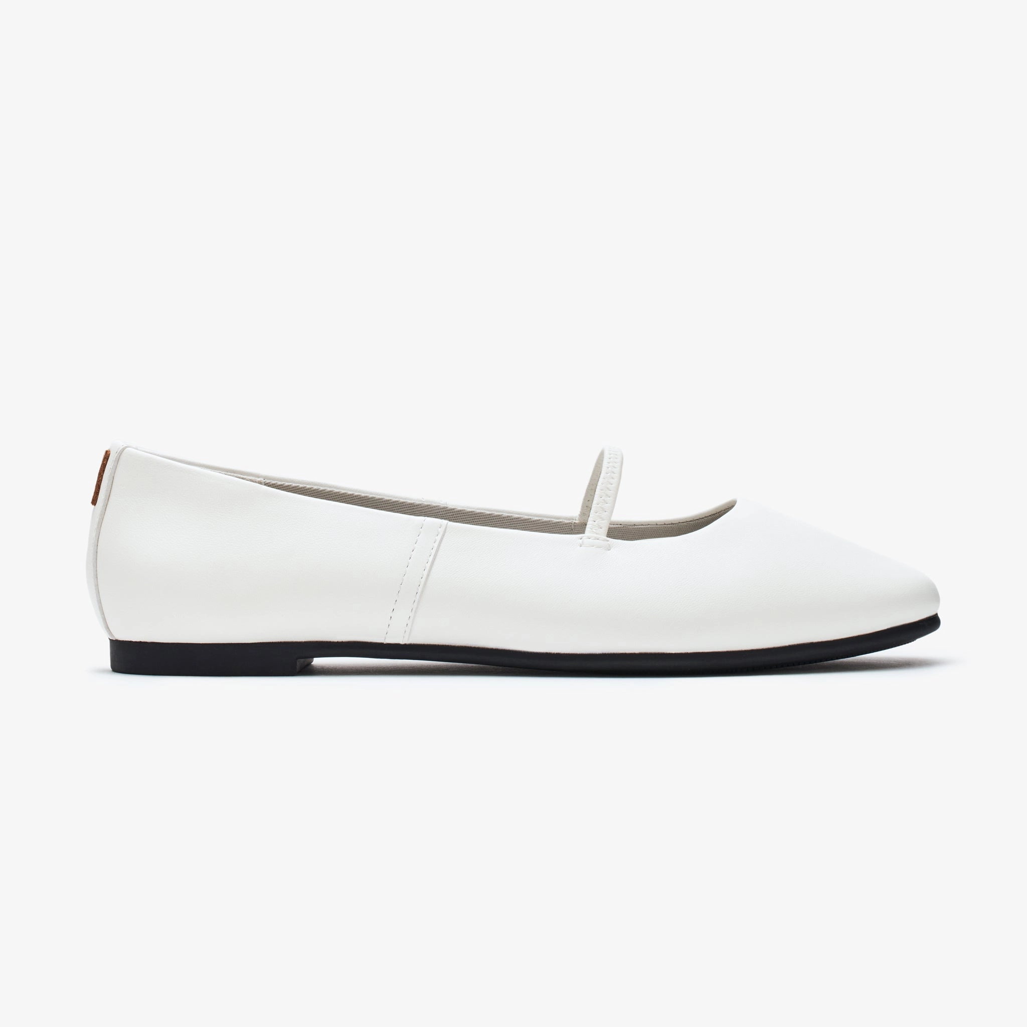 medium widths Multi Zone Ventilation Travel Flats - White