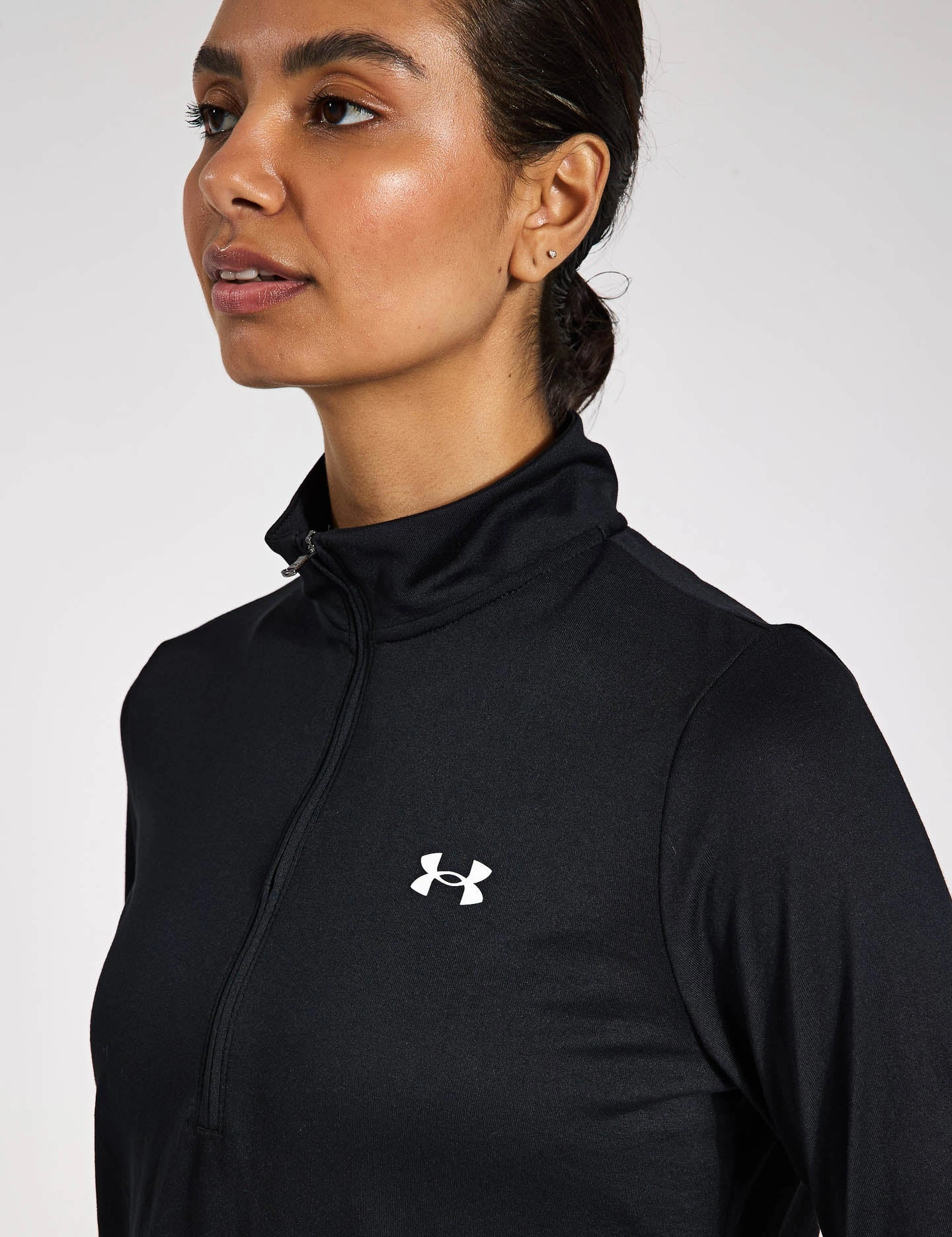 UA Tech 1/2 Zip - Black/White Cozy Comfort High Neck Collar
