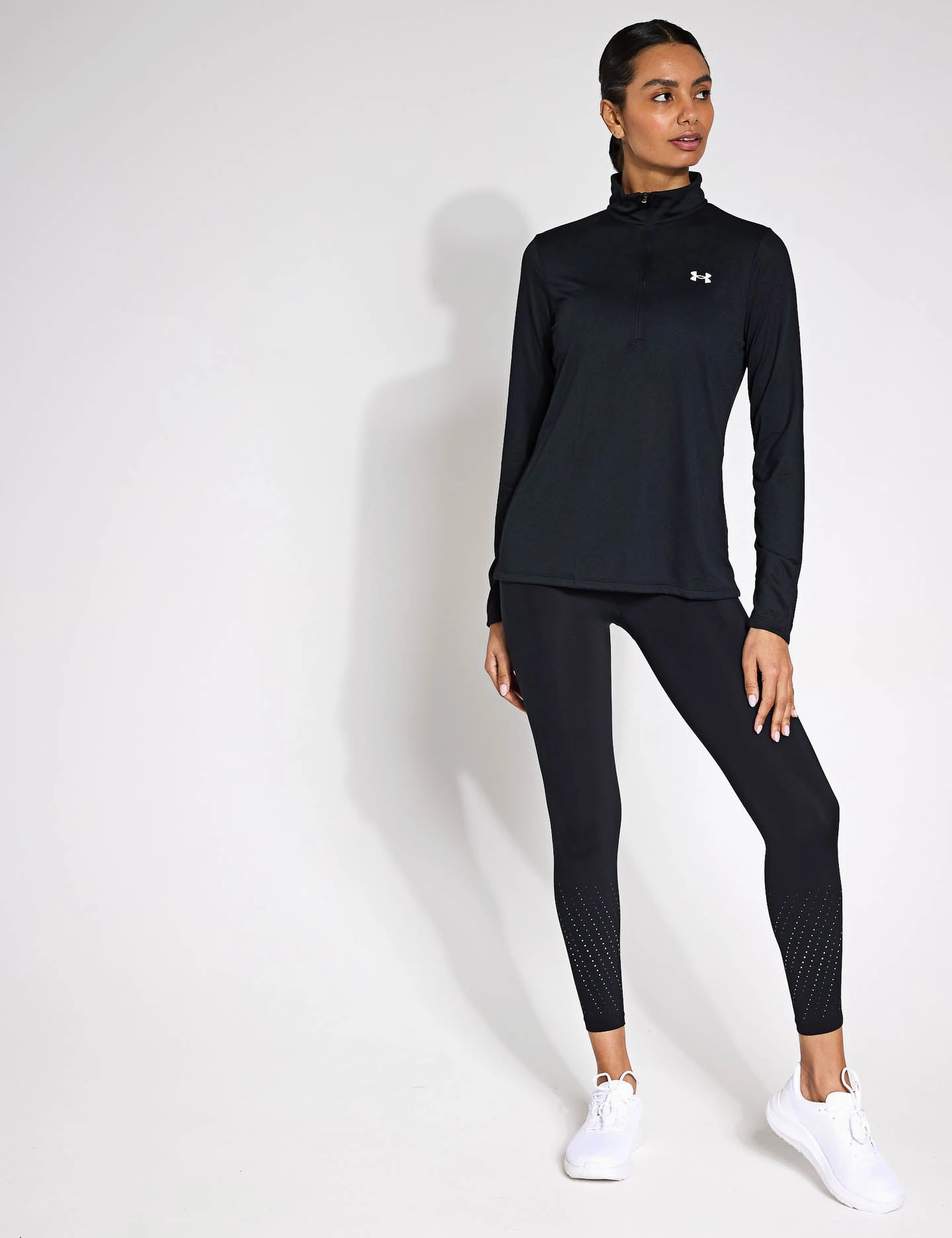 UA Tech 1/2 Zip - Black/White Comfort Fit Comfort Design