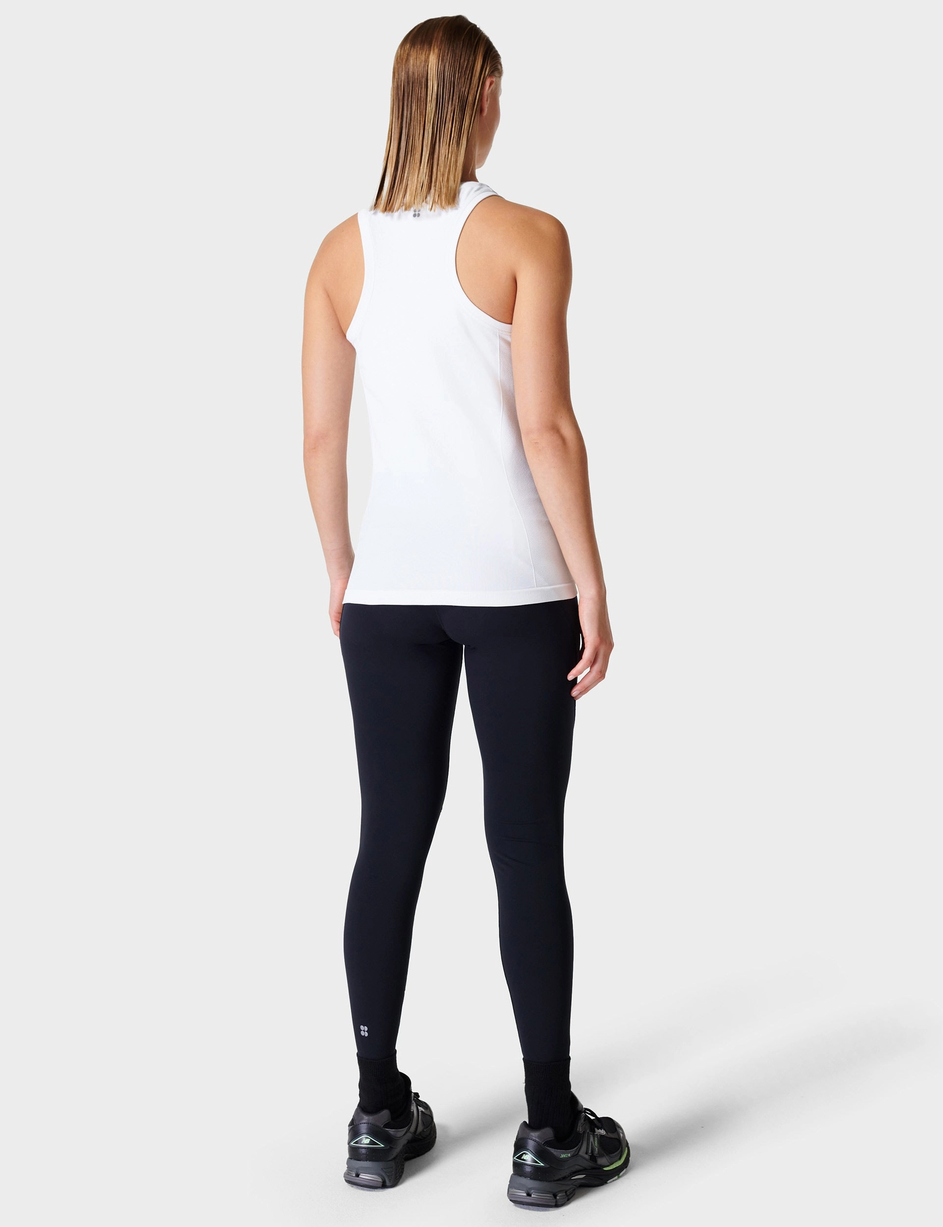 Athlete Seamless Gym Vest - White short - distance transportation