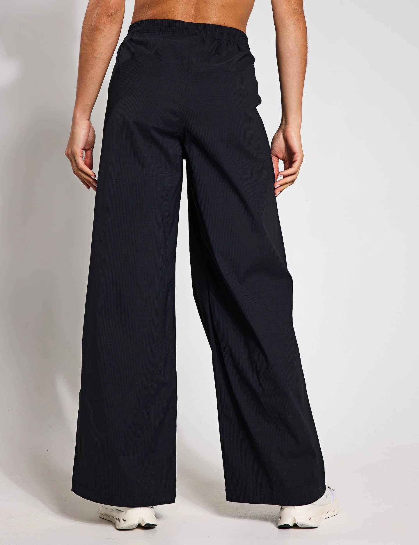 Unstoppable Woven Parachute Pants - Black Daily Comfort Ultimate Comfort