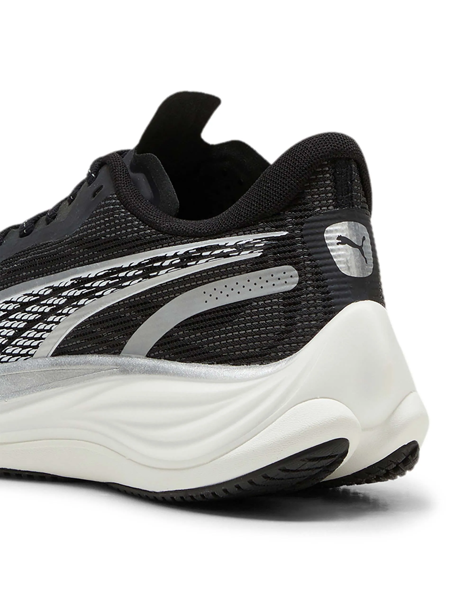 Vortex Traction Lugs effortless - running Velocity NITRO 3 Shoes - Black/Silver/White